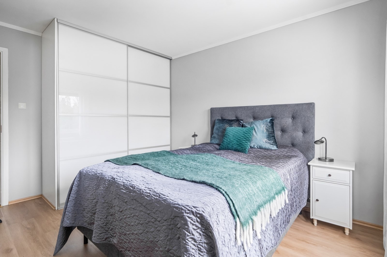 Det medfølger garderobeskap på soverommene. Galleribilde