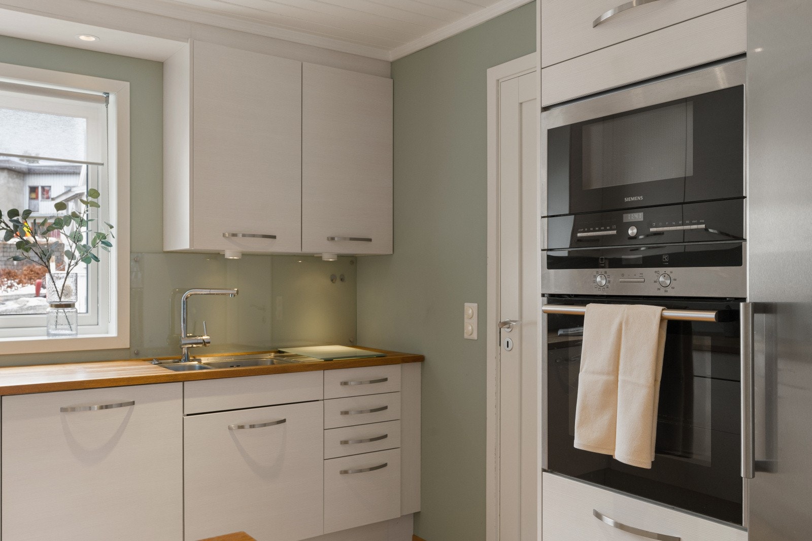 Integrerte hvitevarer følger med handelen. Galleribilde