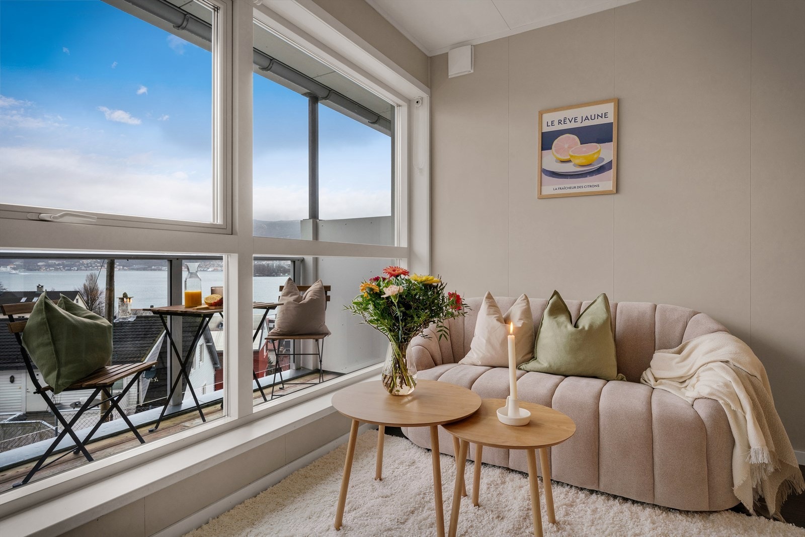 - Nyt nydelig utsikt fra sofakroken - Galleribilde