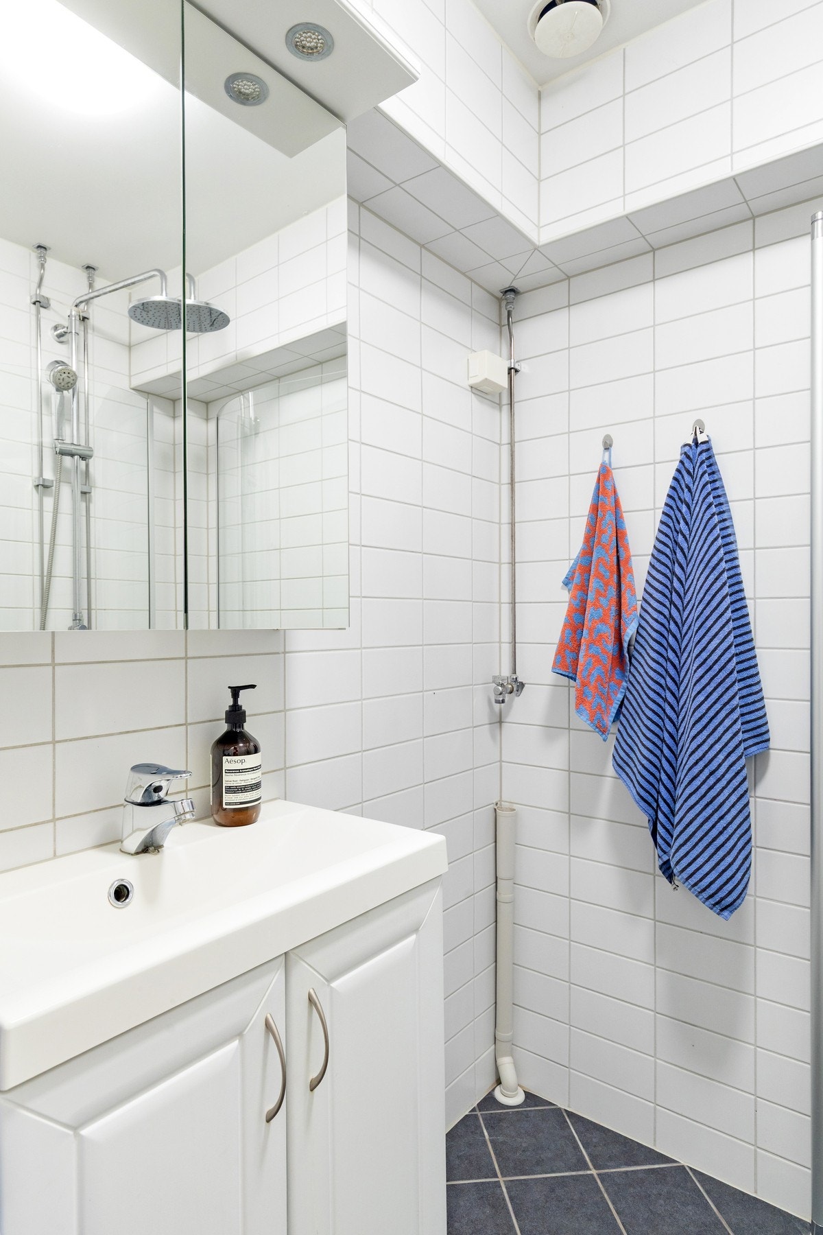 Flislagt bad fra 2012 med varmekabler. Galleribilde