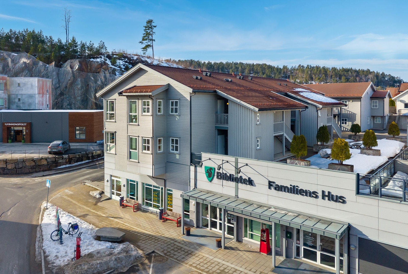 Flott leilighet beliggende midt i Froland sentrum med gåavstand til det meste. Galleribilde