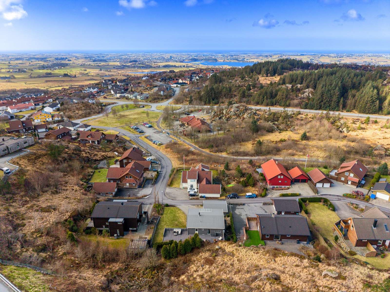 I Lyehallen holder Lye innebandy til, og ved Lye stadion finner du fotballaget Lye IL. Galleribilde