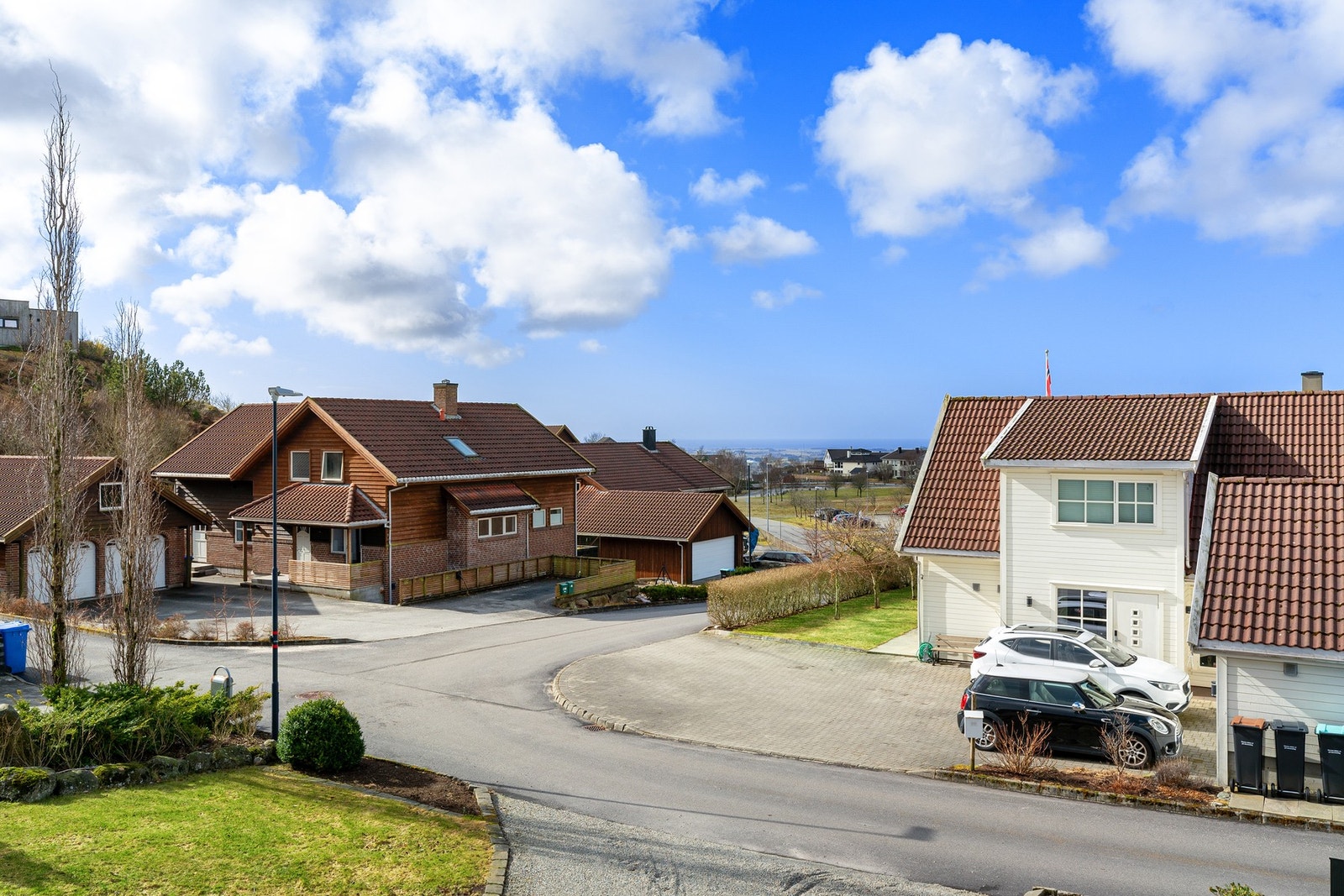 Lye kunstgressbane ligger like ved siden av stadion. Galleribilde