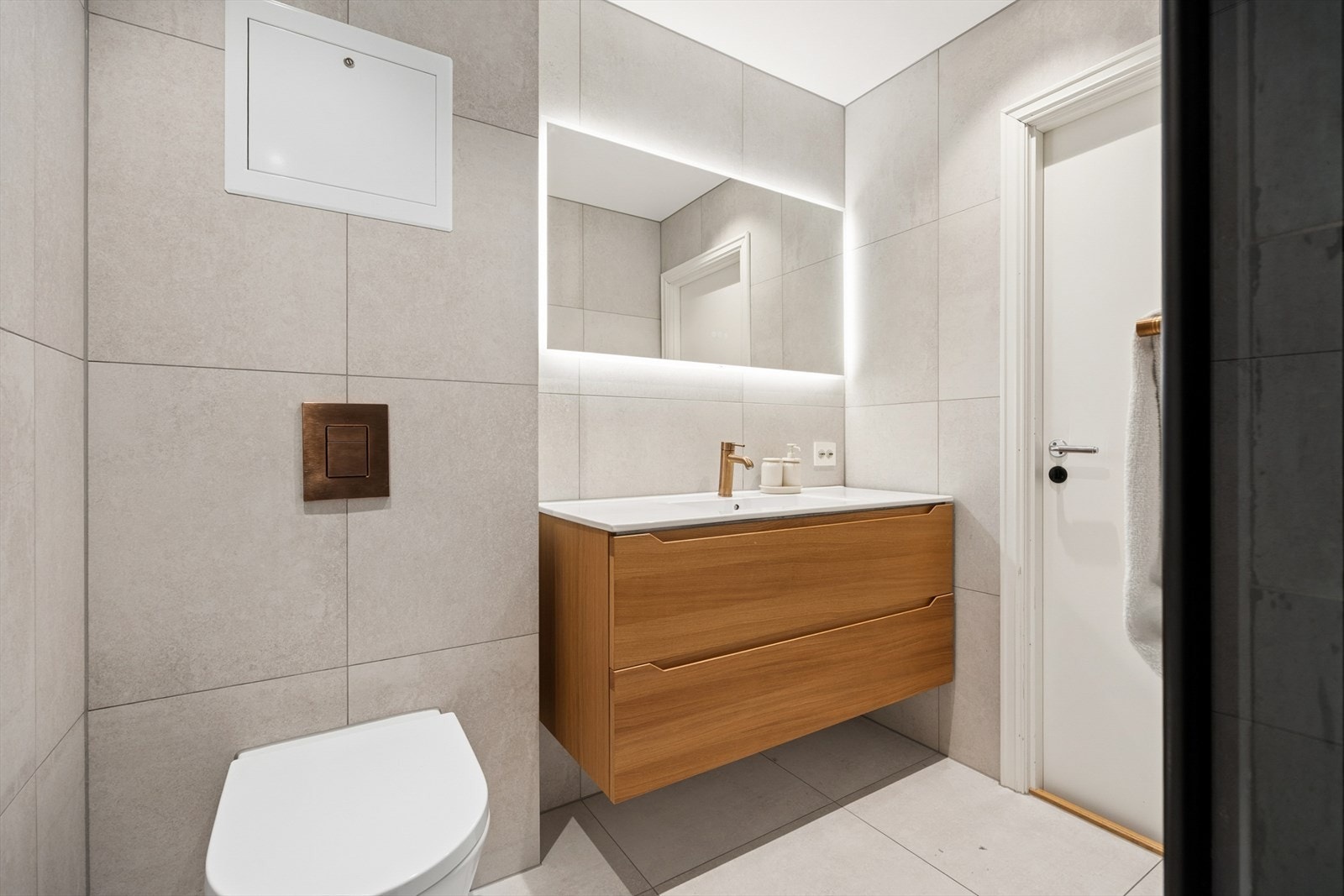 Pent baderom, pusset opp av Baderomsspesialisten AS i 2021 Galleribilde