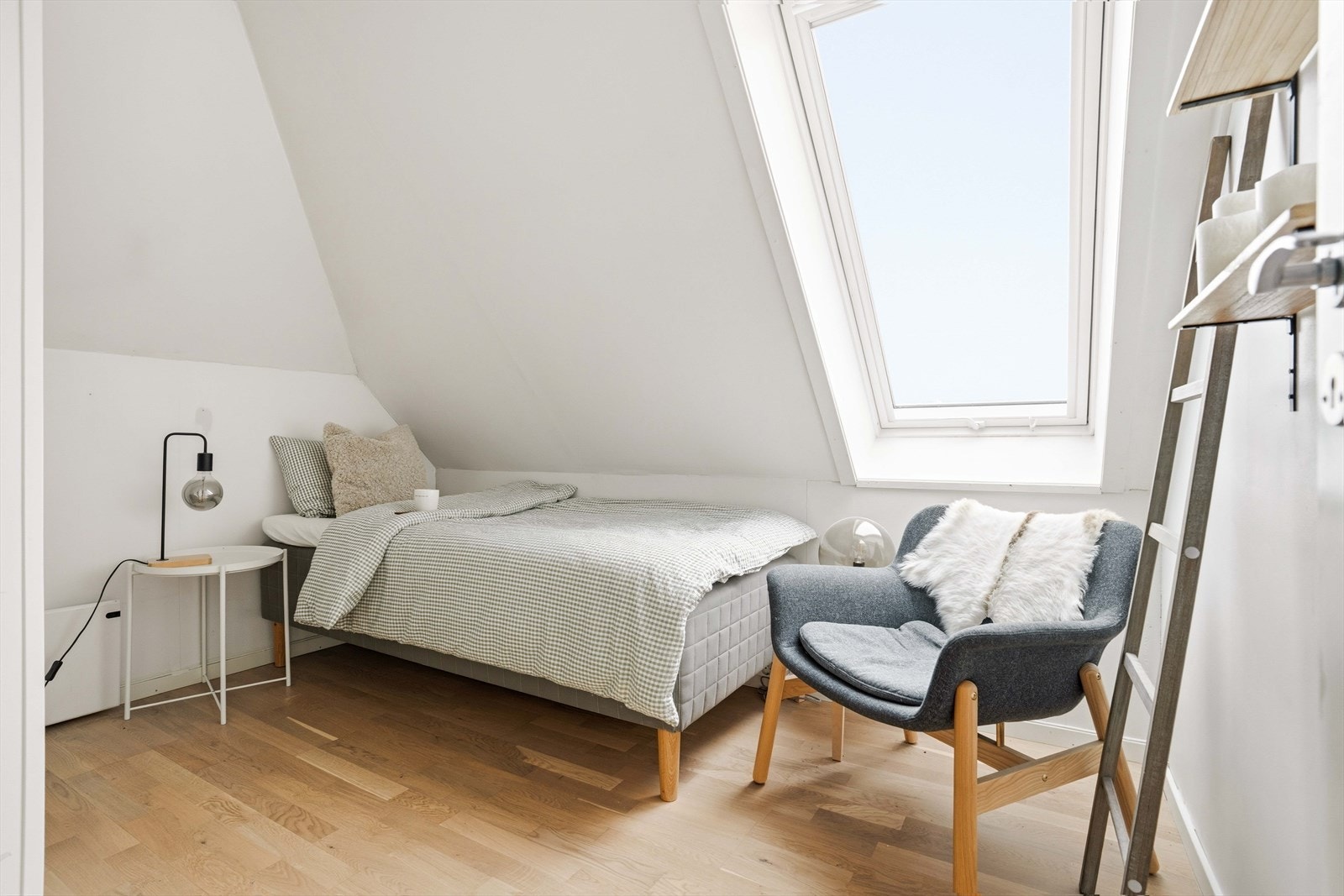 Rom på loftet. Galleribilde