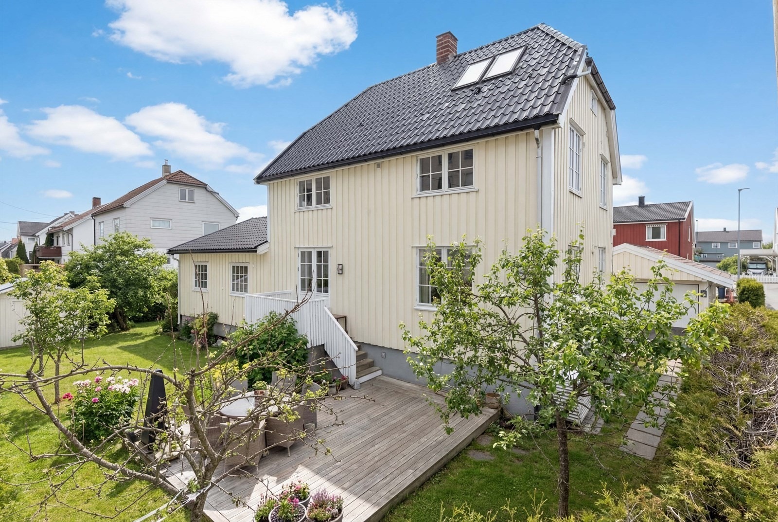 Velkommen til Parkalleen 33 - en sjarmerende og innholdsrik villa på attraktive Volla. Galleribilde