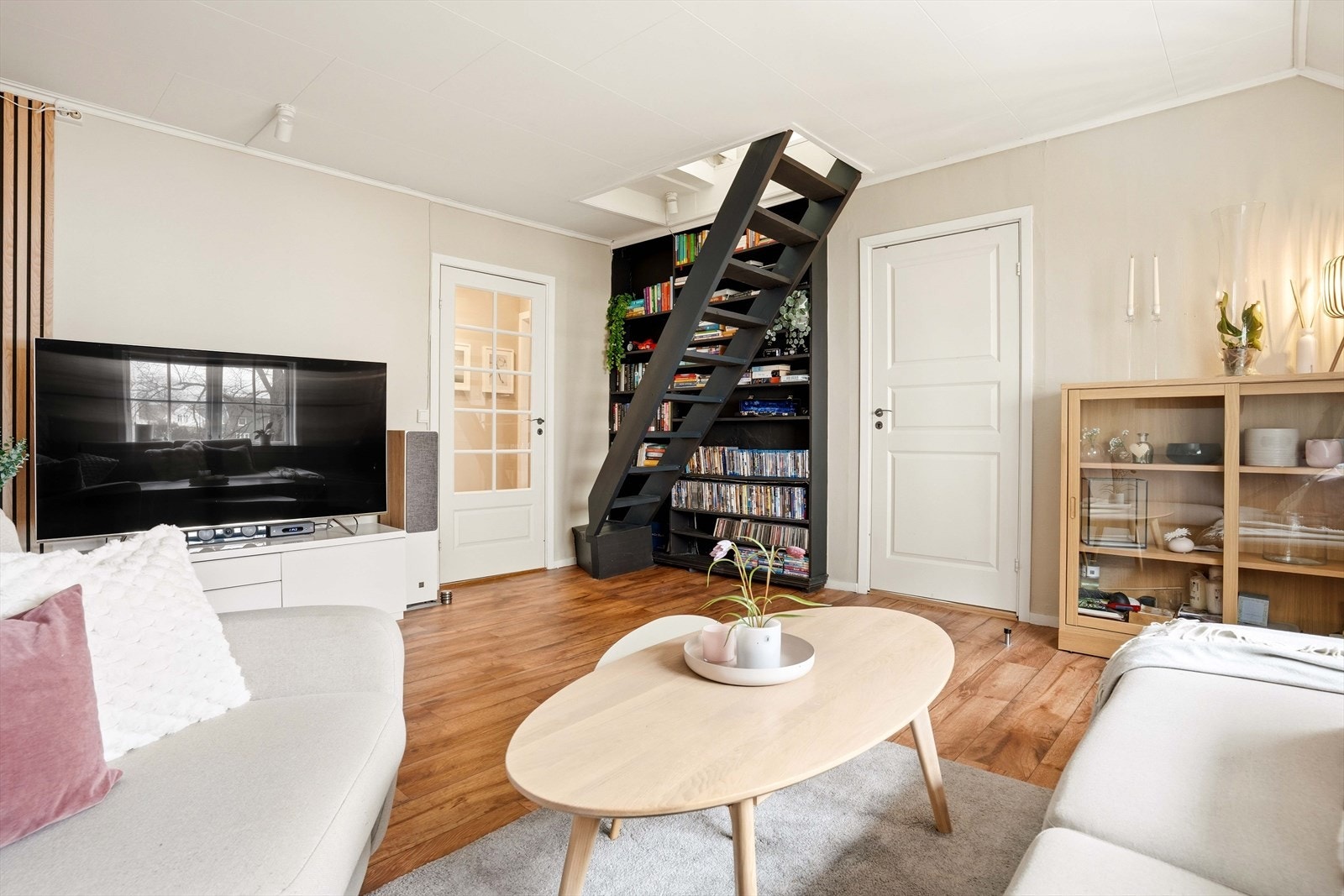 Stuen med adkomst til loftetasjen. Galleribilde