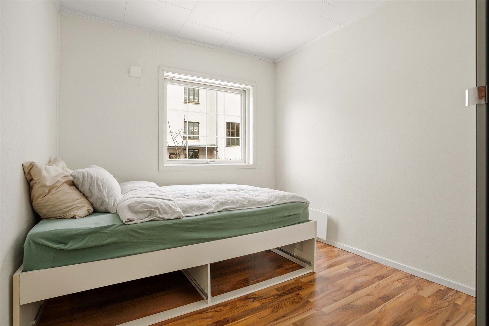 Utleiedelen har egen inngang og en praktisk planløsning. Galleribilde