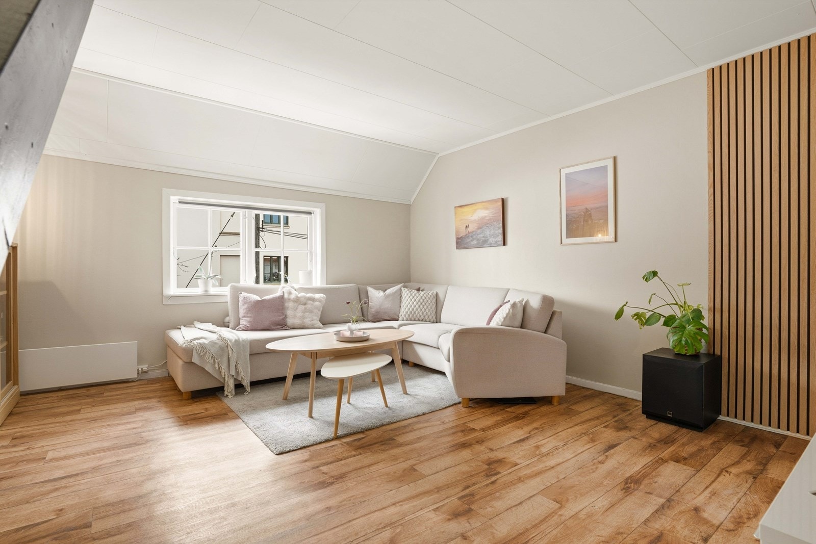 Loftstue i 2. etasje, også godkjent som soverom ved behov. Galleribilde