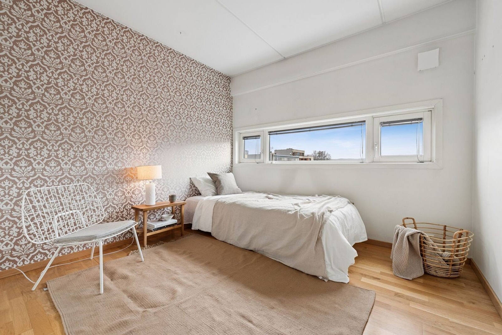 Rommene har en behagelig atmosfære, og alle har en romslig størrelse som gjør det mulig å innrede med store senger på flere av rommene. Galleribilde