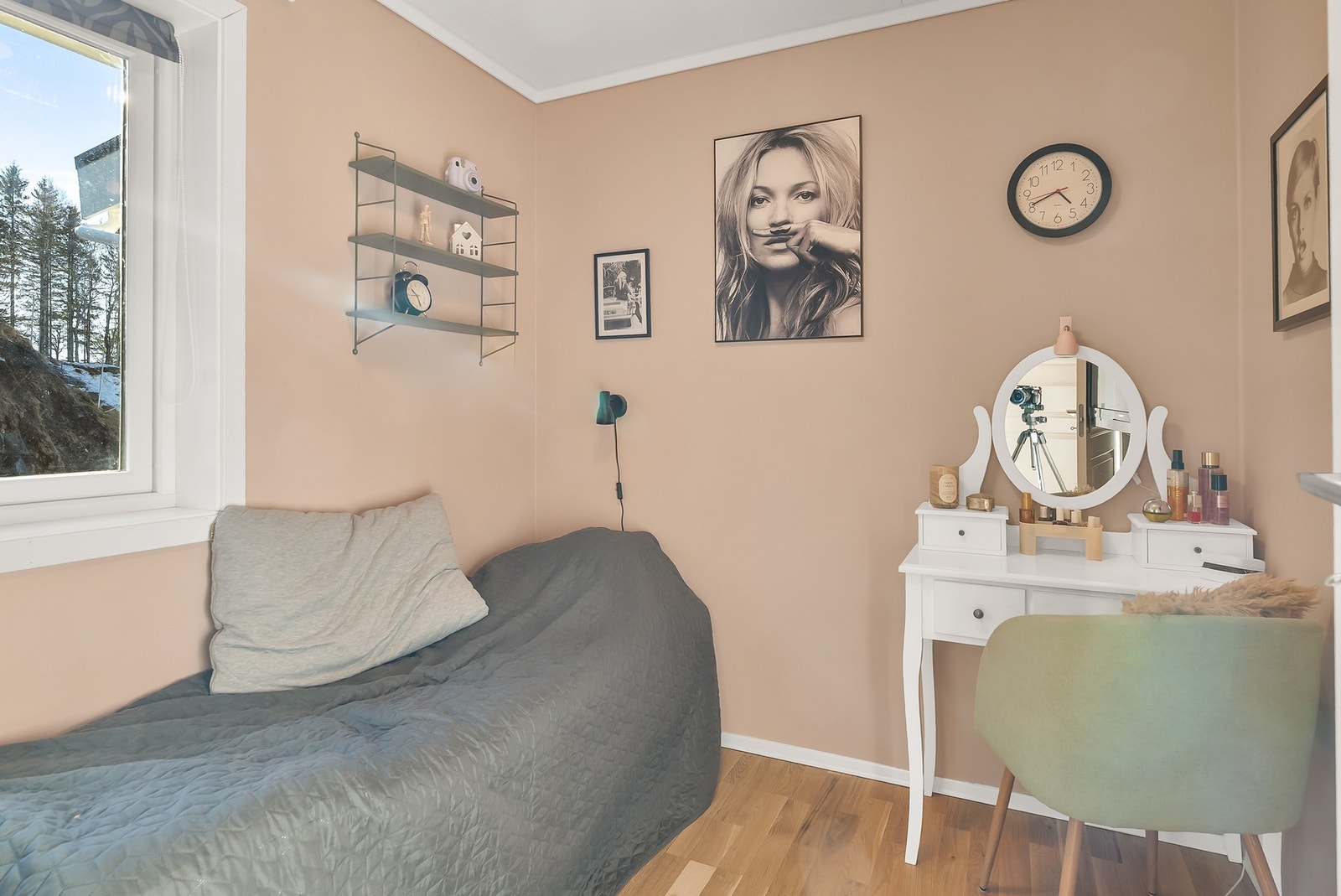 Soverom nr. 5. Galleribilde