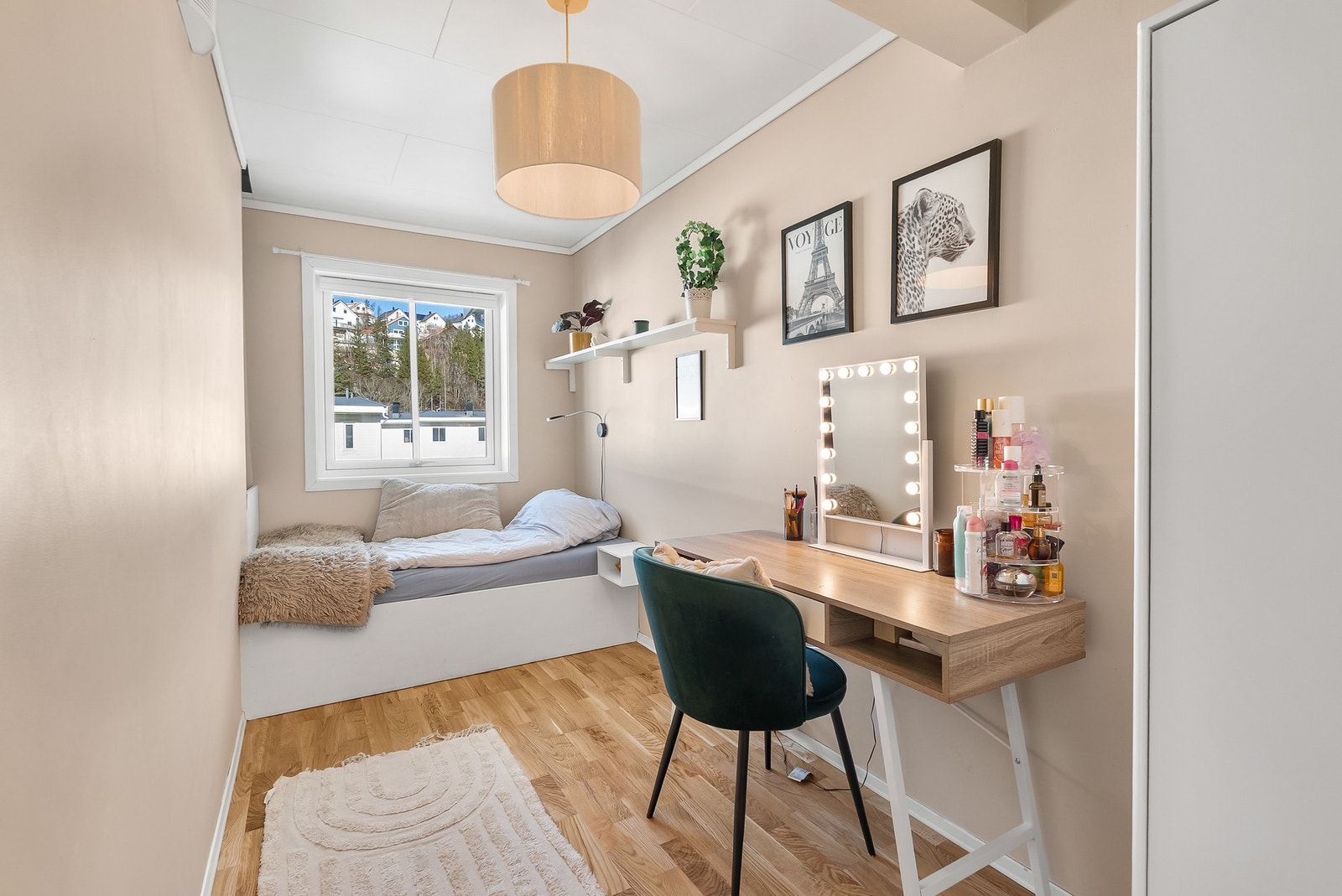 Plassbygd sengeløsning. Galleribilde