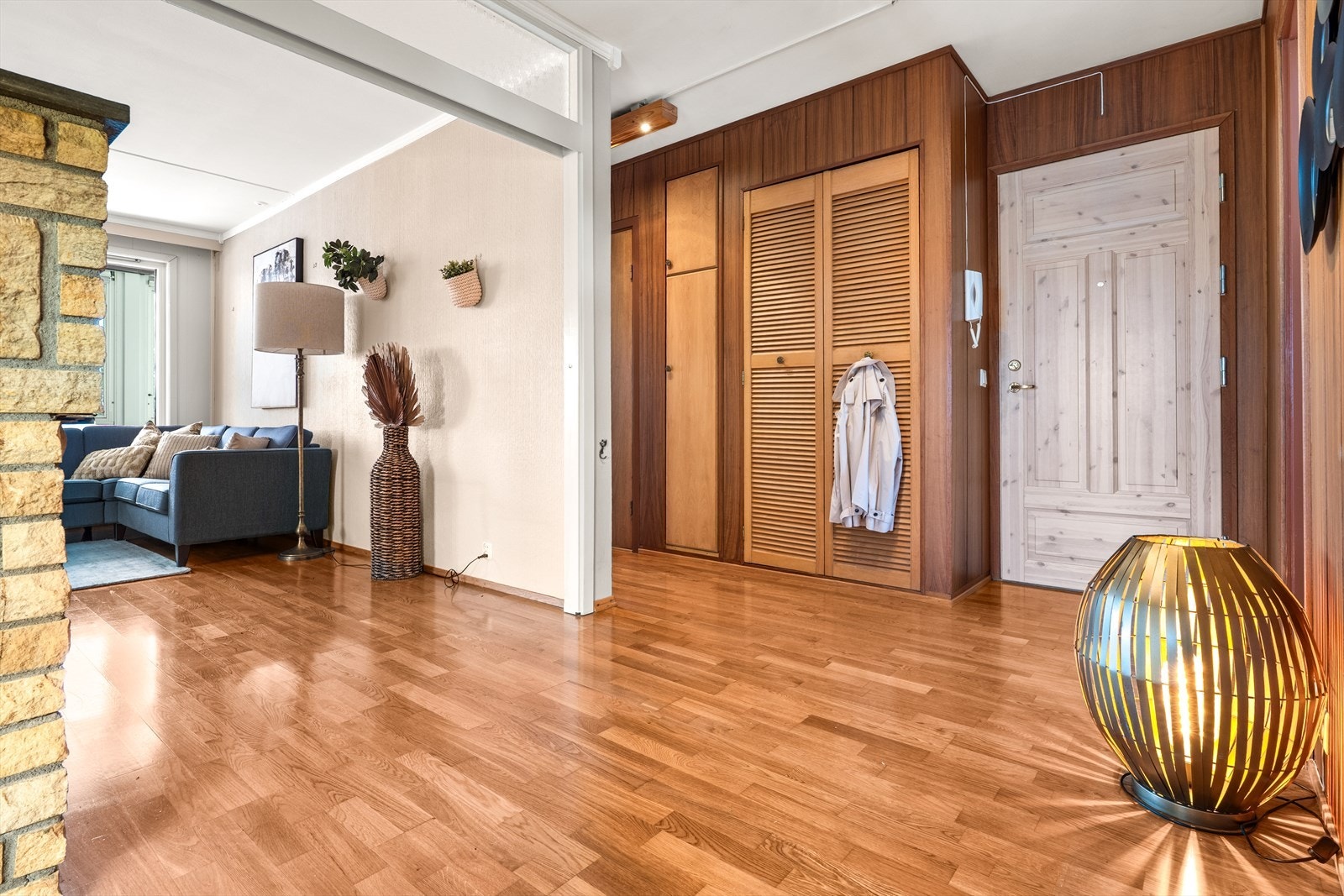 Fra entréen er det adkomst til innvendig bod Galleribilde