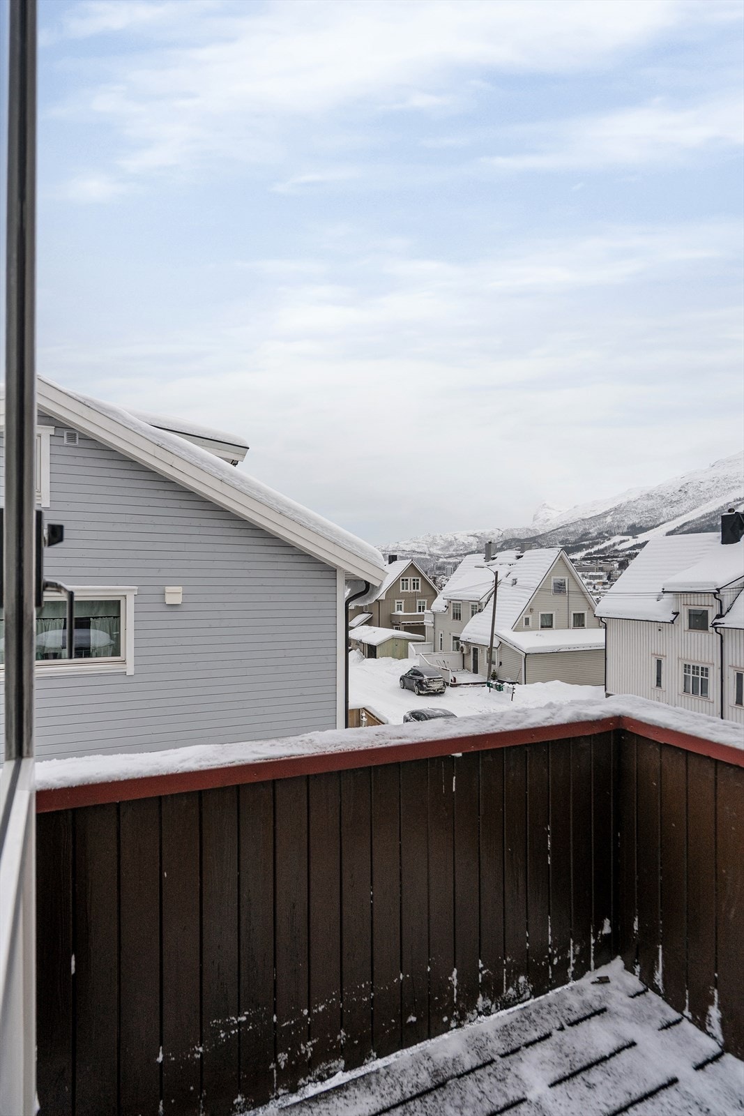 Koselig balkong hvor morgensolen kan nytes Galleribilde