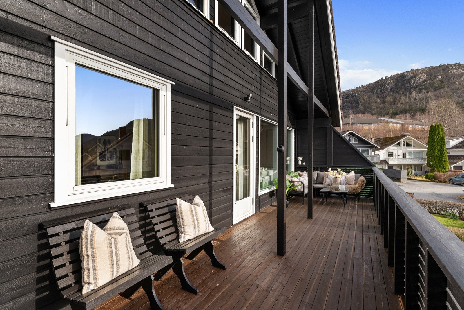 Her har du sol fra ca. 09.00 om morgen til 22.00 på kvelden (sommerstid). Galleribilde