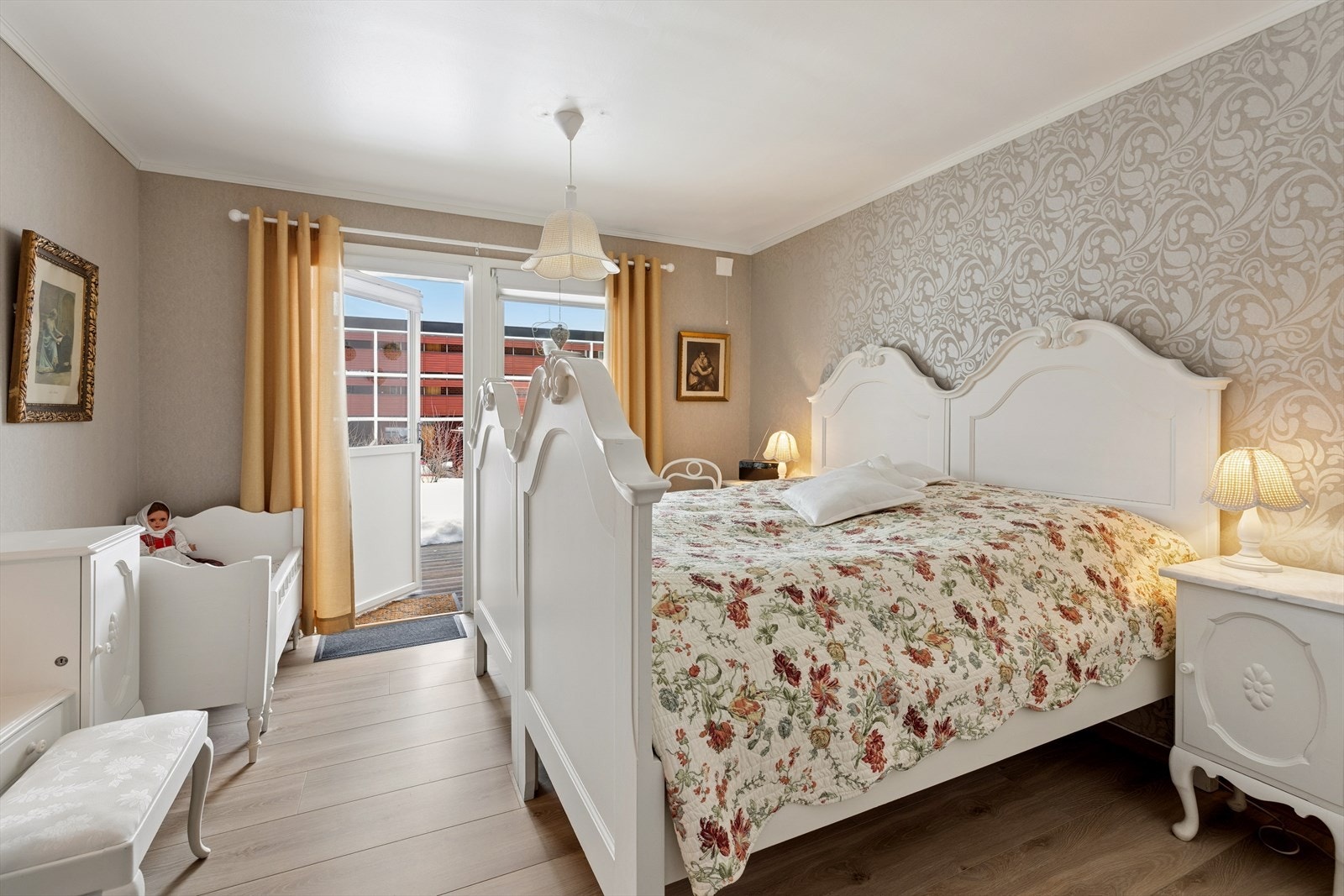 Hovedsoverommet har direkte utgang til en platting på 18 m². Galleribilde