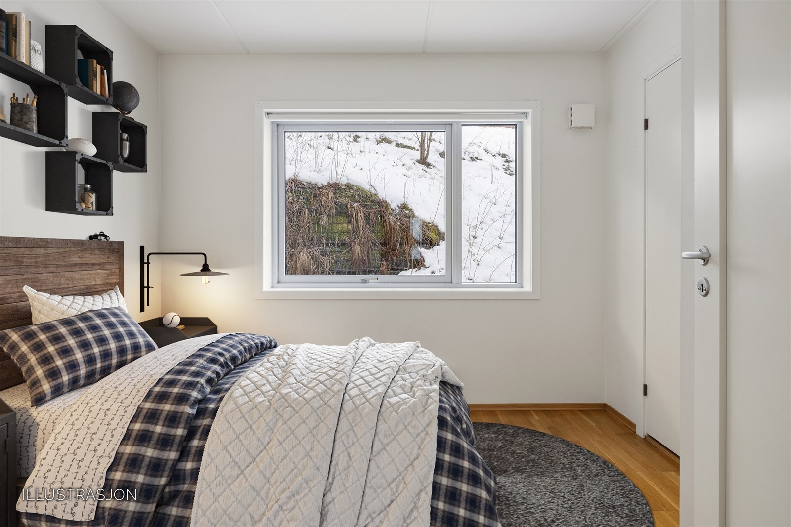 Leilighetens andre soverom egner seg godt som barnerom, gjesterom eller kontor. Digitalt møblert. Galleribilde