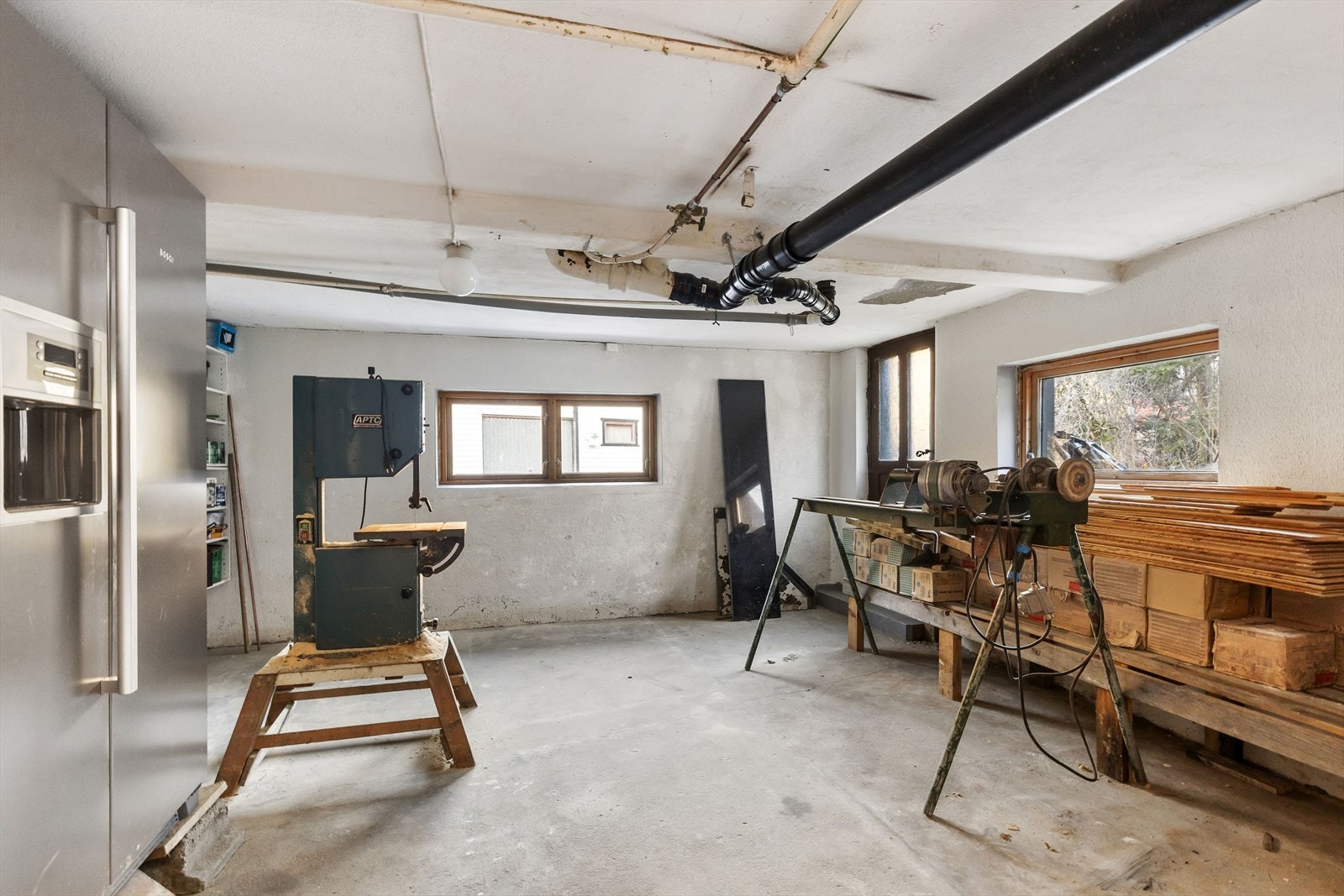 Kjellerrom med bi-inngang Galleribilde