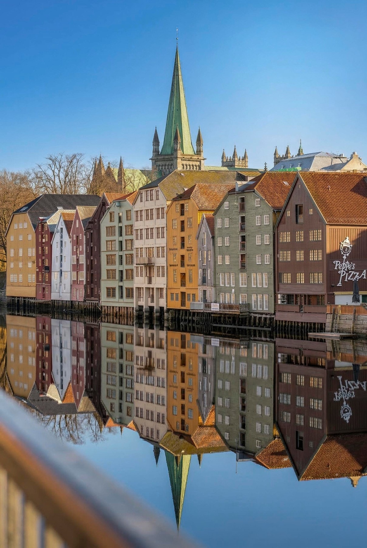 Utsikt fra stuen mot Nidarosdomen Galleribilde