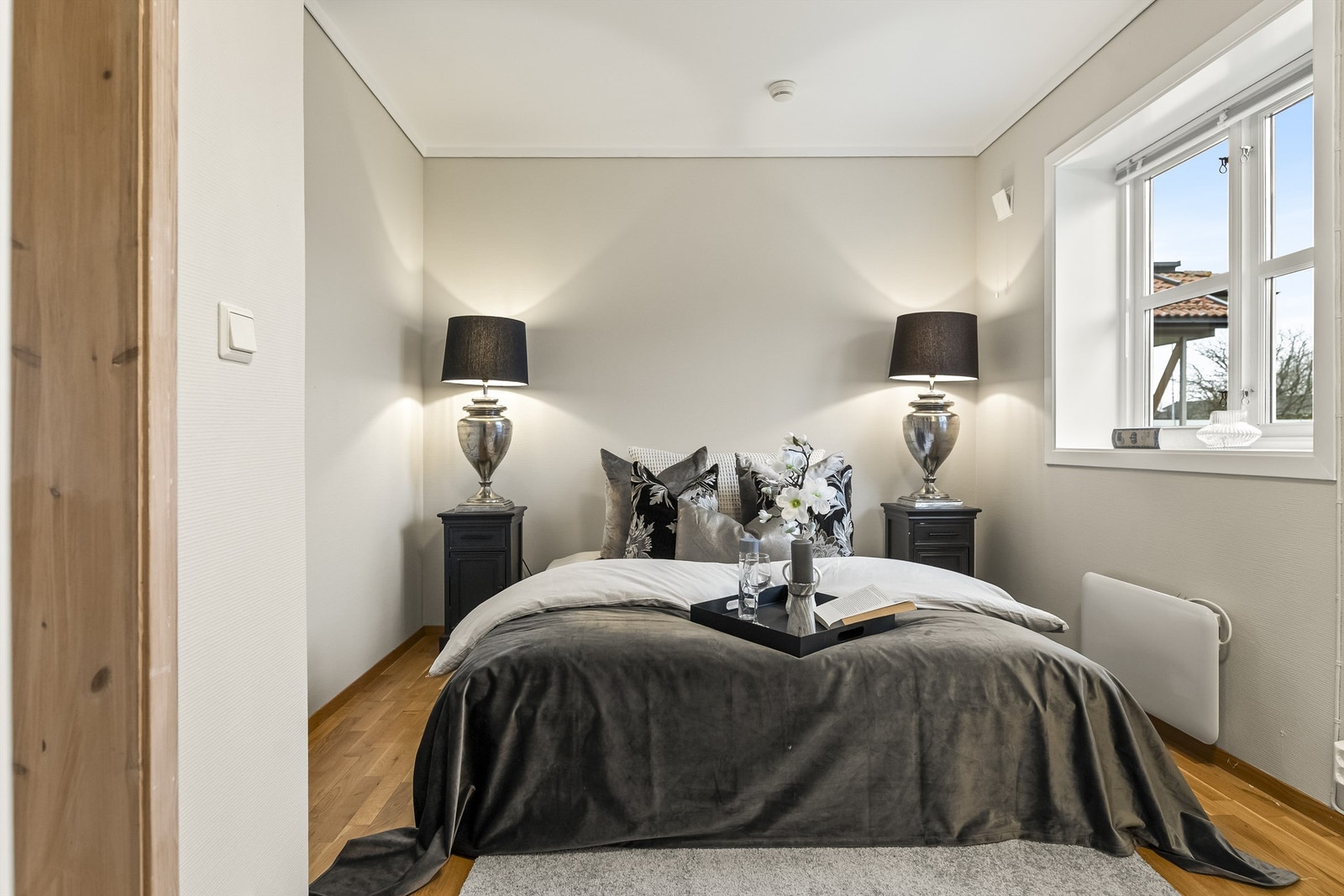 Vinduet fra 2000 slipper inn godt med dagslys. Galleribilde