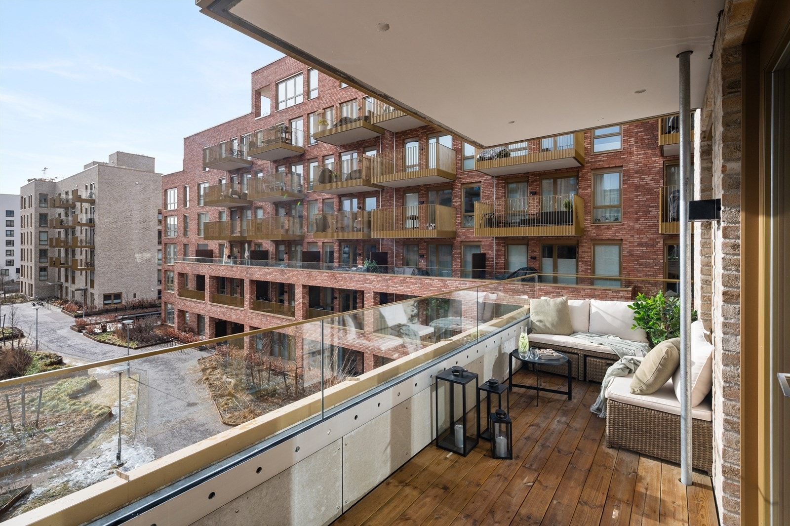 Her får du en pen og moderne 3-roms leilighet med attraktiv beliggenhet på populære Løren Galleribilde