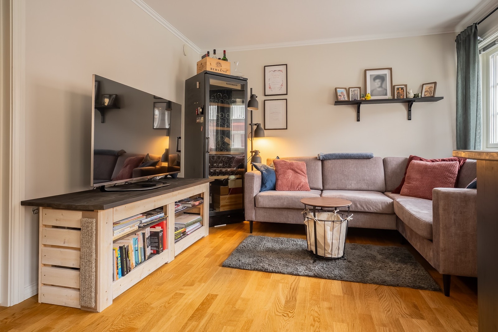 Tv og bredbånd er inkludert i felleskostnadene. Galleribilde