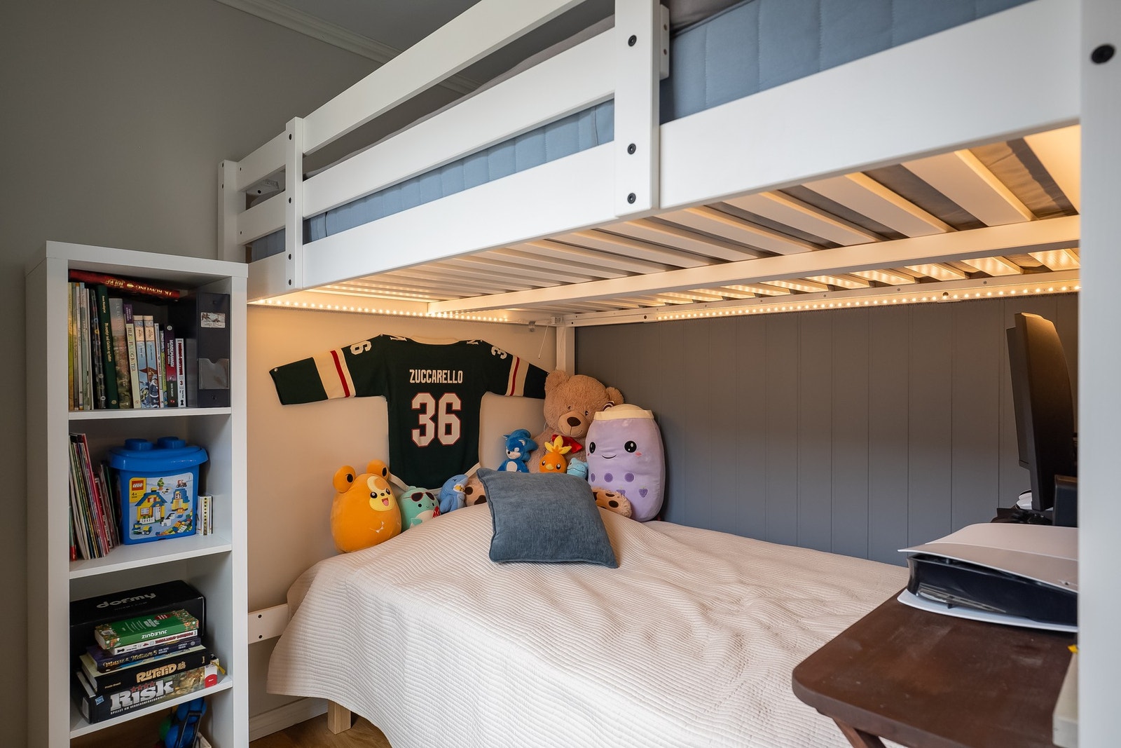 Begge nåværende soverom er oppusset og malt i sommer 2025. Galleribilde