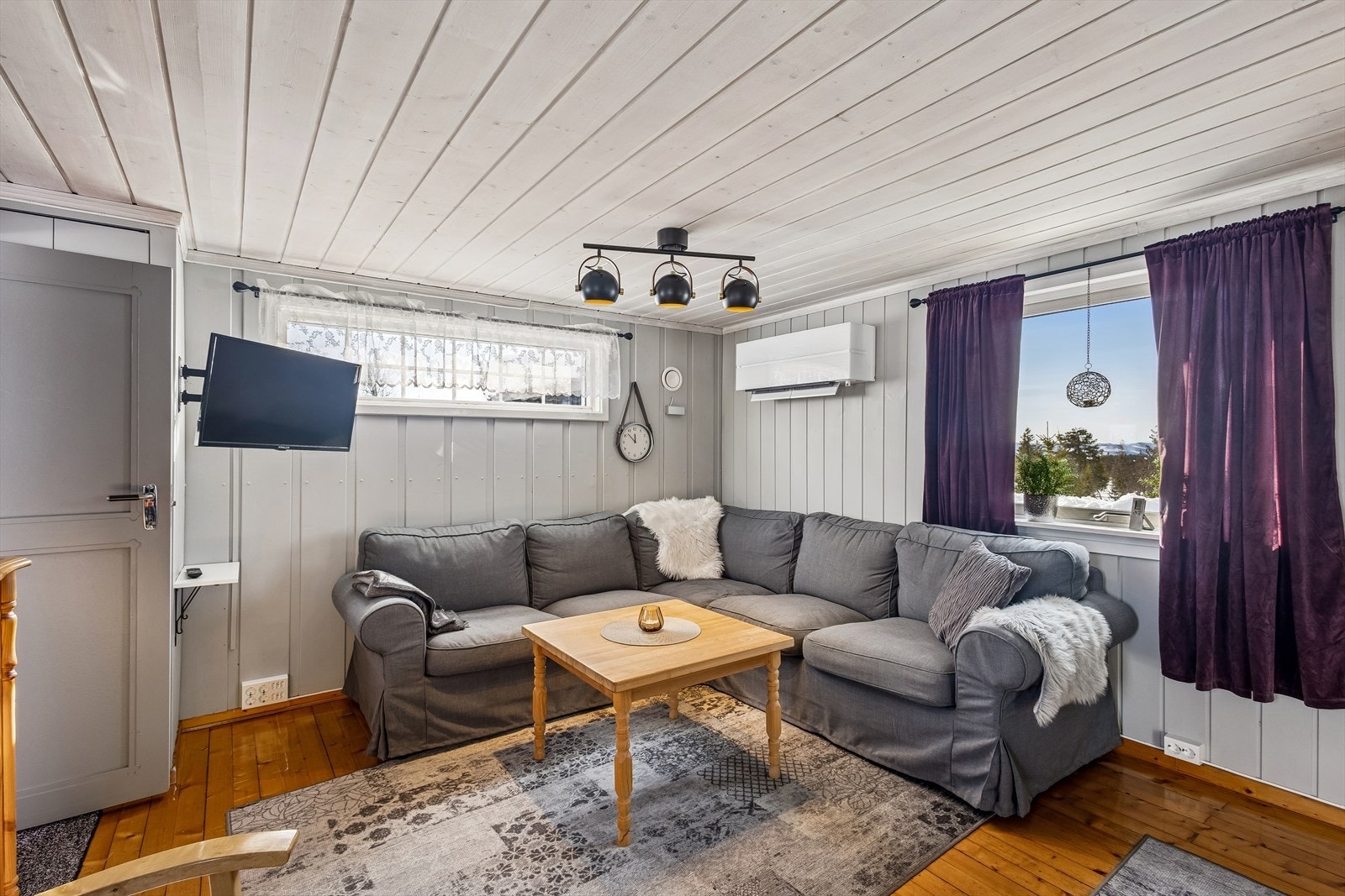 Ventilasjon sikres blant annet via et SolarVenti-anlegg, som bidrar til et godt inneklima. Galleribilde