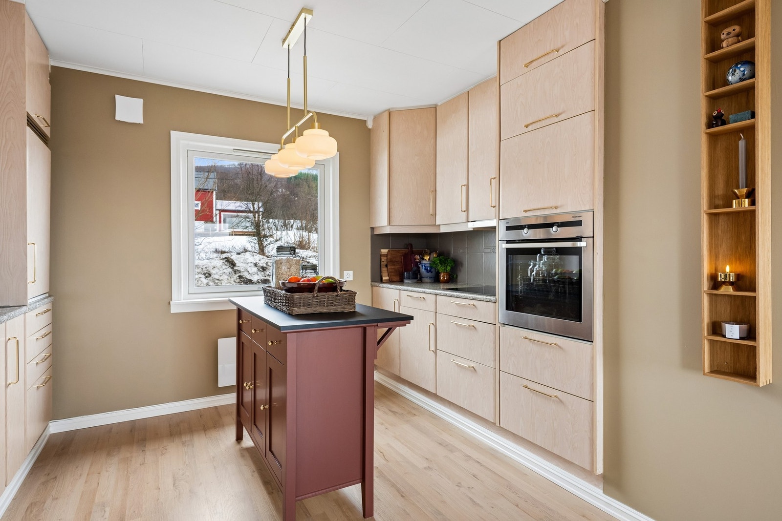 Praktisk barløsning på kjøkken Galleribilde