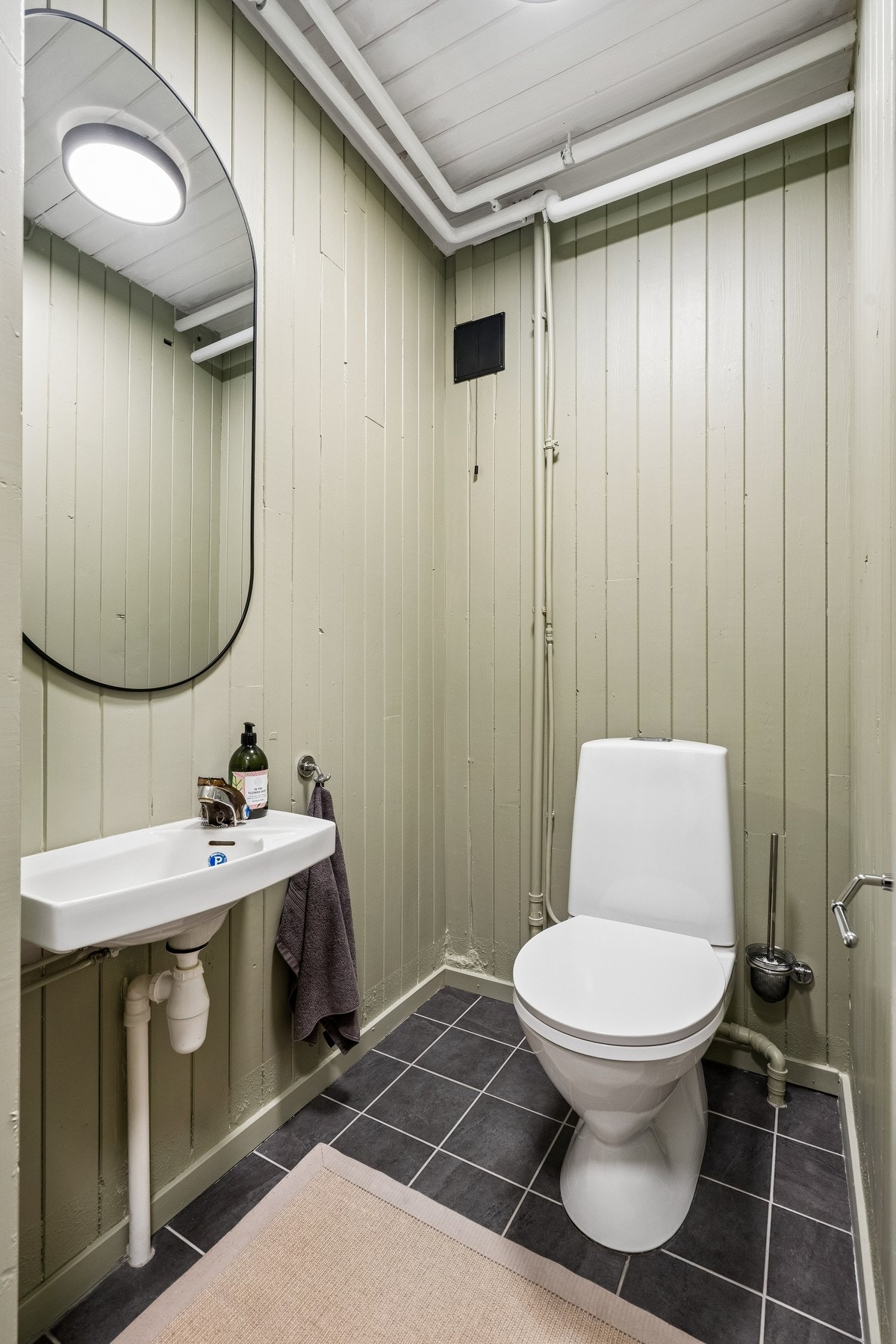 Toalettrom i kjeller Galleribilde