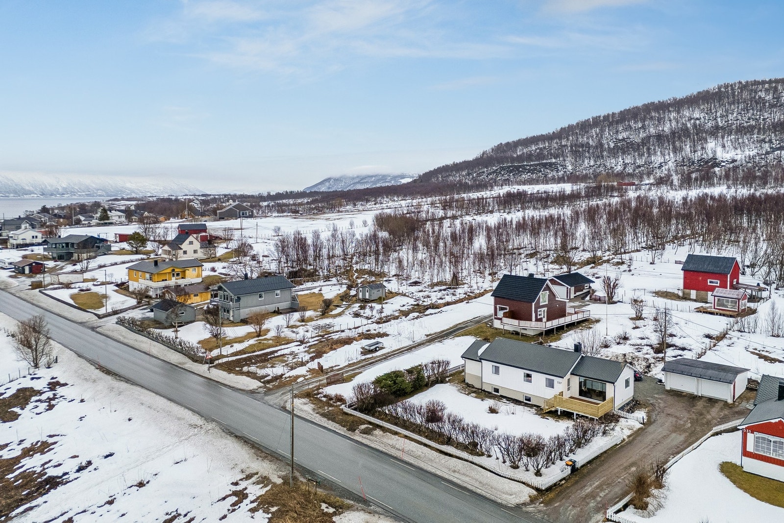 UiT/UNN når man på ca 16 minutter og Tromsø sentrum på ca 25 minutter Galleribilde