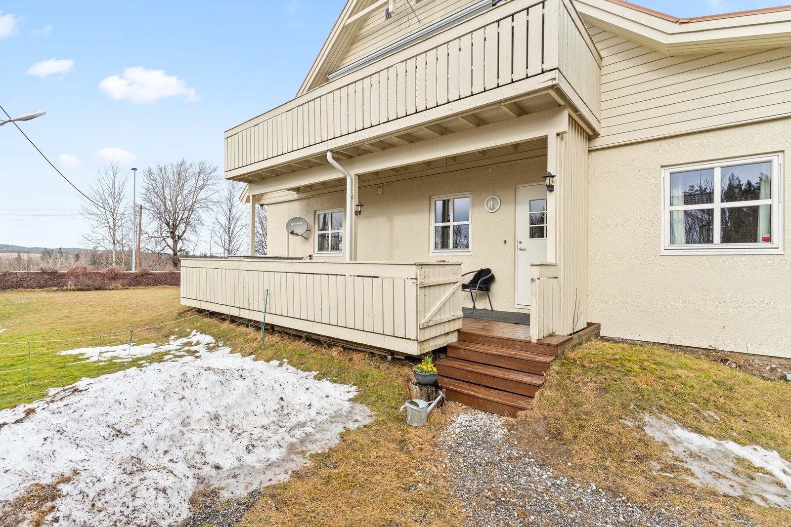 Boligen har egen inngang på baksiden av bygget Galleribilde