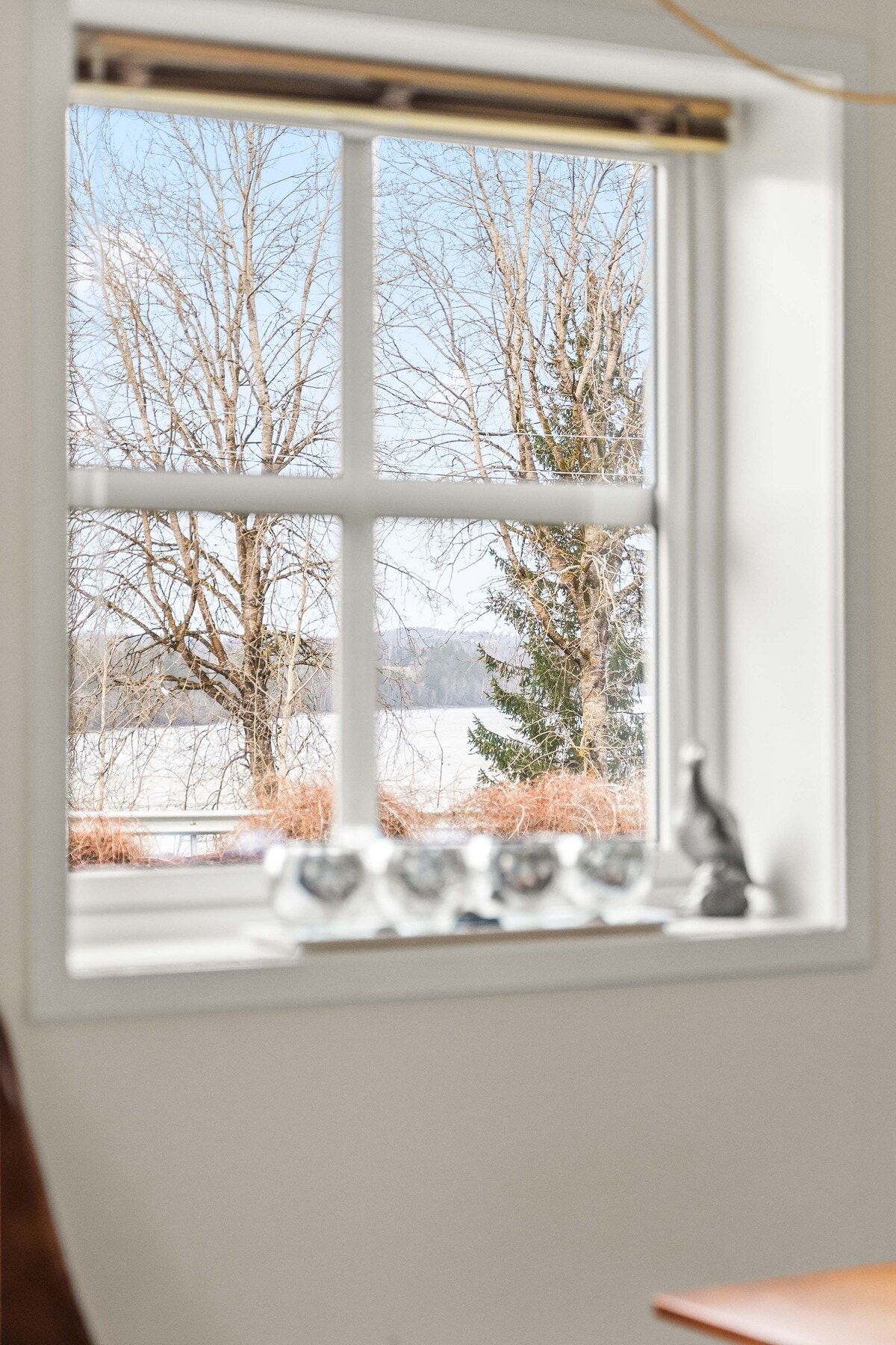 Med vinduer i to ulike himmelretninger Galleribilde