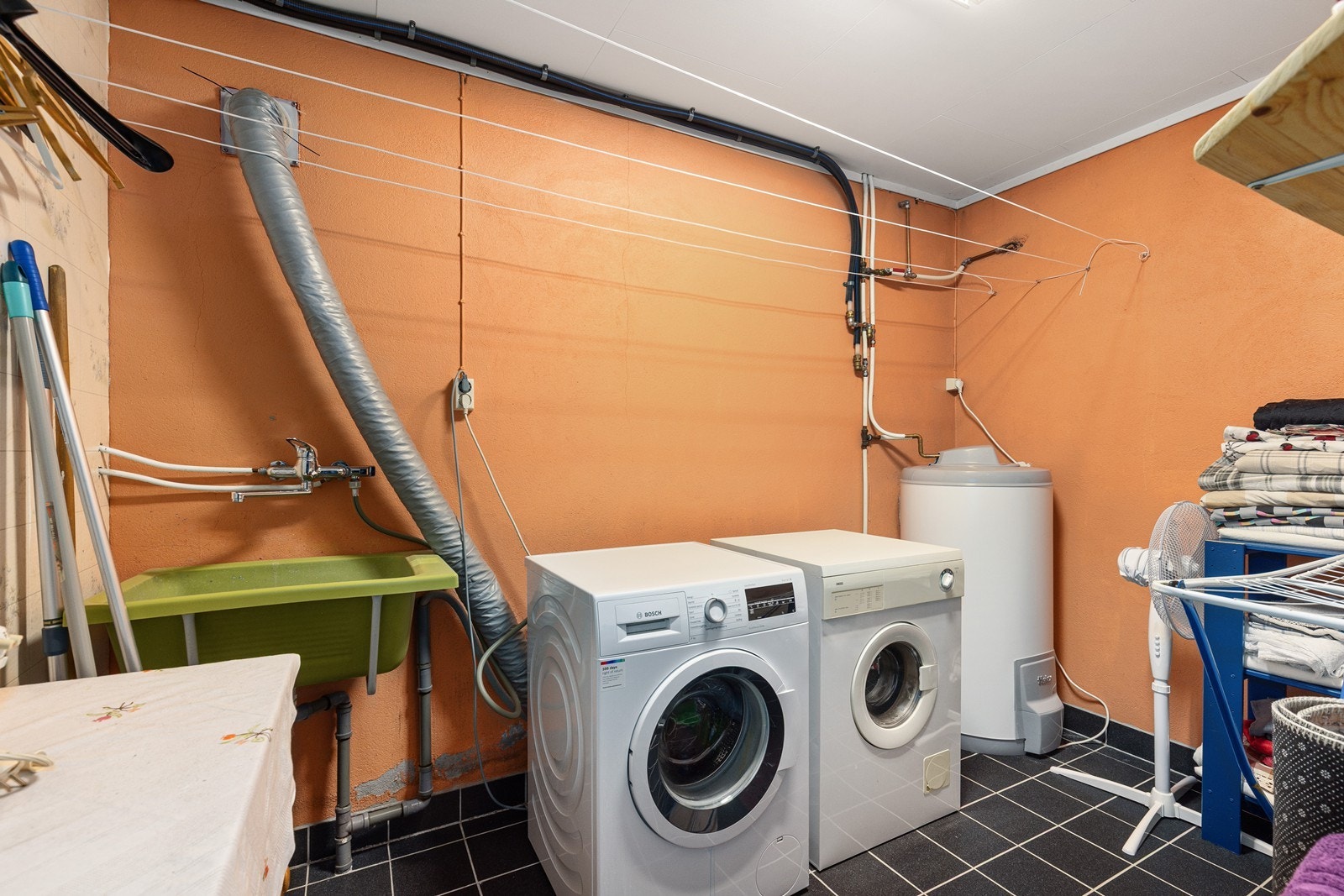 Vaskerom Galleribilde