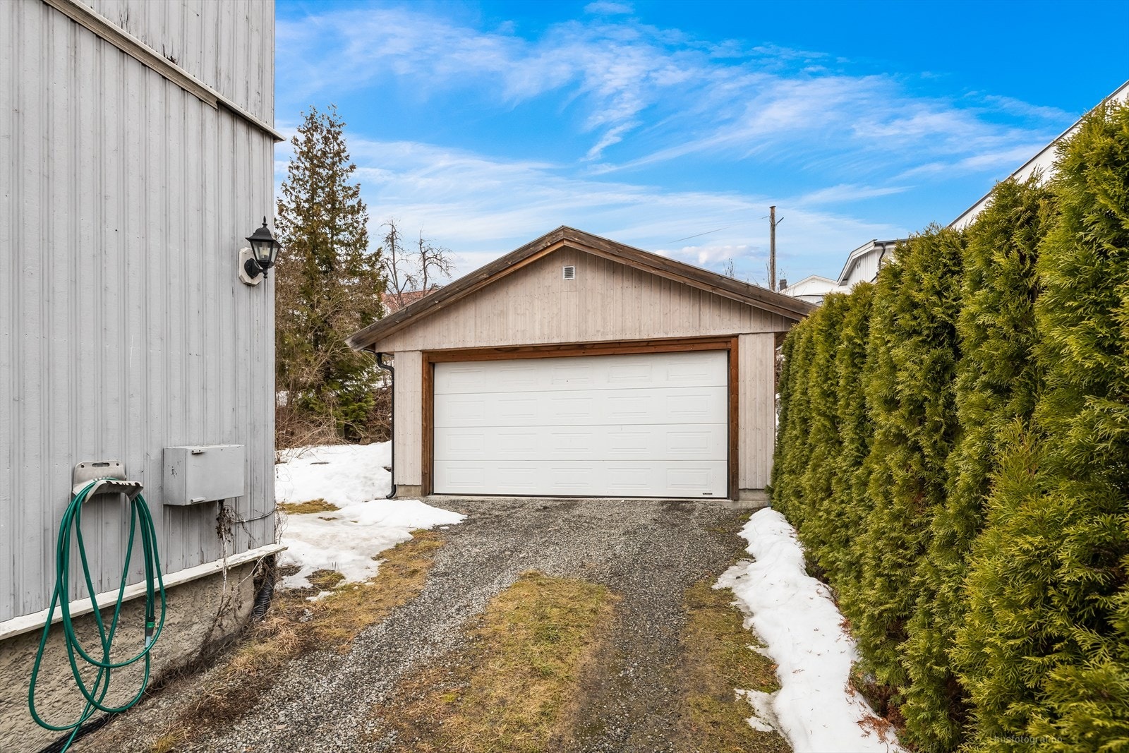 Romslig garasje fra 2015 Galleribilde