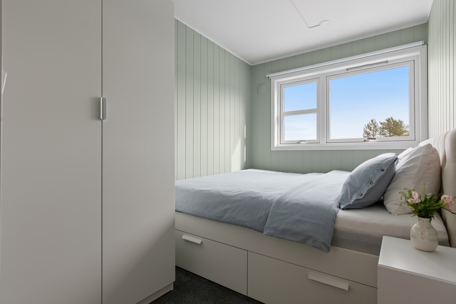 Med 4 soverom og kjellerstue er det god plass til hele familien. Galleribilde