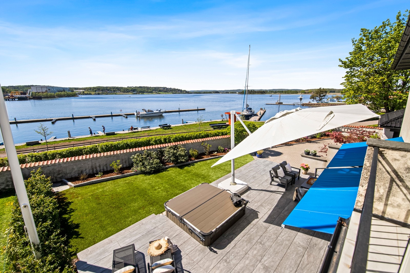 Forestill deg å våkne opp til denne utsikten hver eneste dag - ren hverdagsluksus! Galleribilde