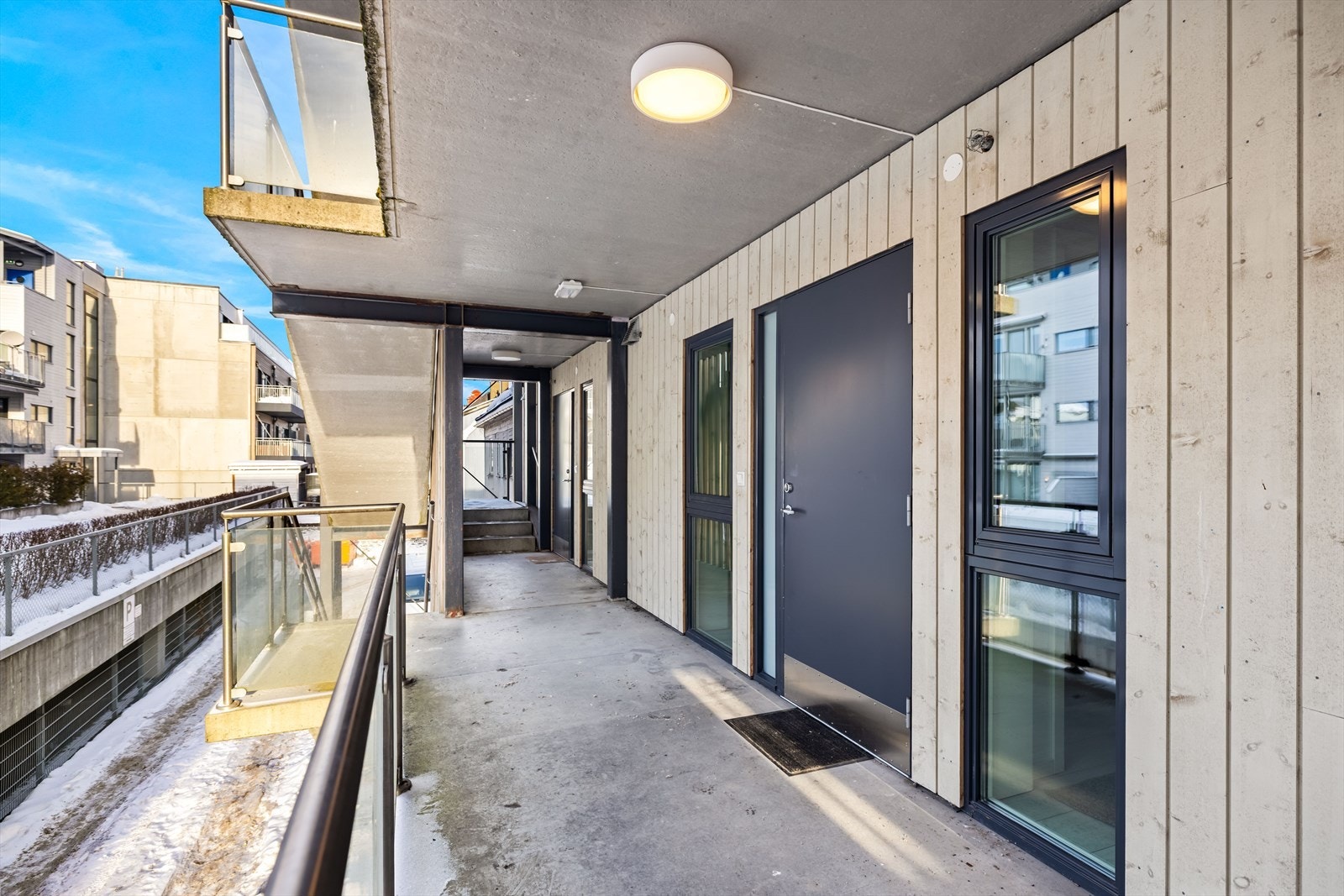 Leiligheten ligger i et bygg fra 2019, sentralt i Strømmen med umiddelbar nærhet til servicetilbud. Galleribilde