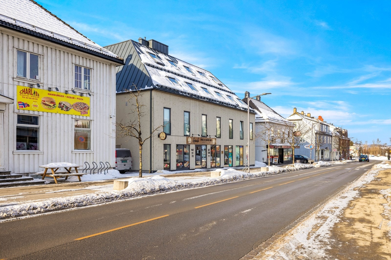 For barnefamilier er det kun 200 meter til Sagdalen skole, en trygg og kort skolevei. Galleribilde