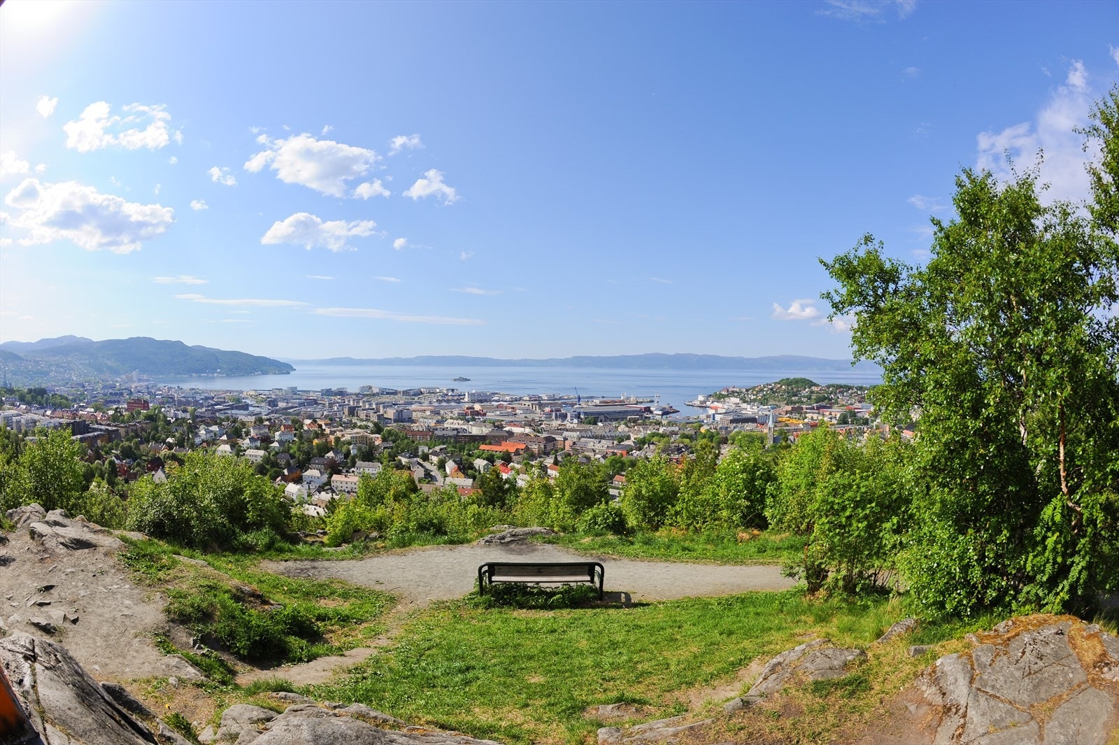 Byens mest anerkjente usiktspunkt, Kuhaugen ligger kun en kort spasertur fra eiendommen. Galleribilde