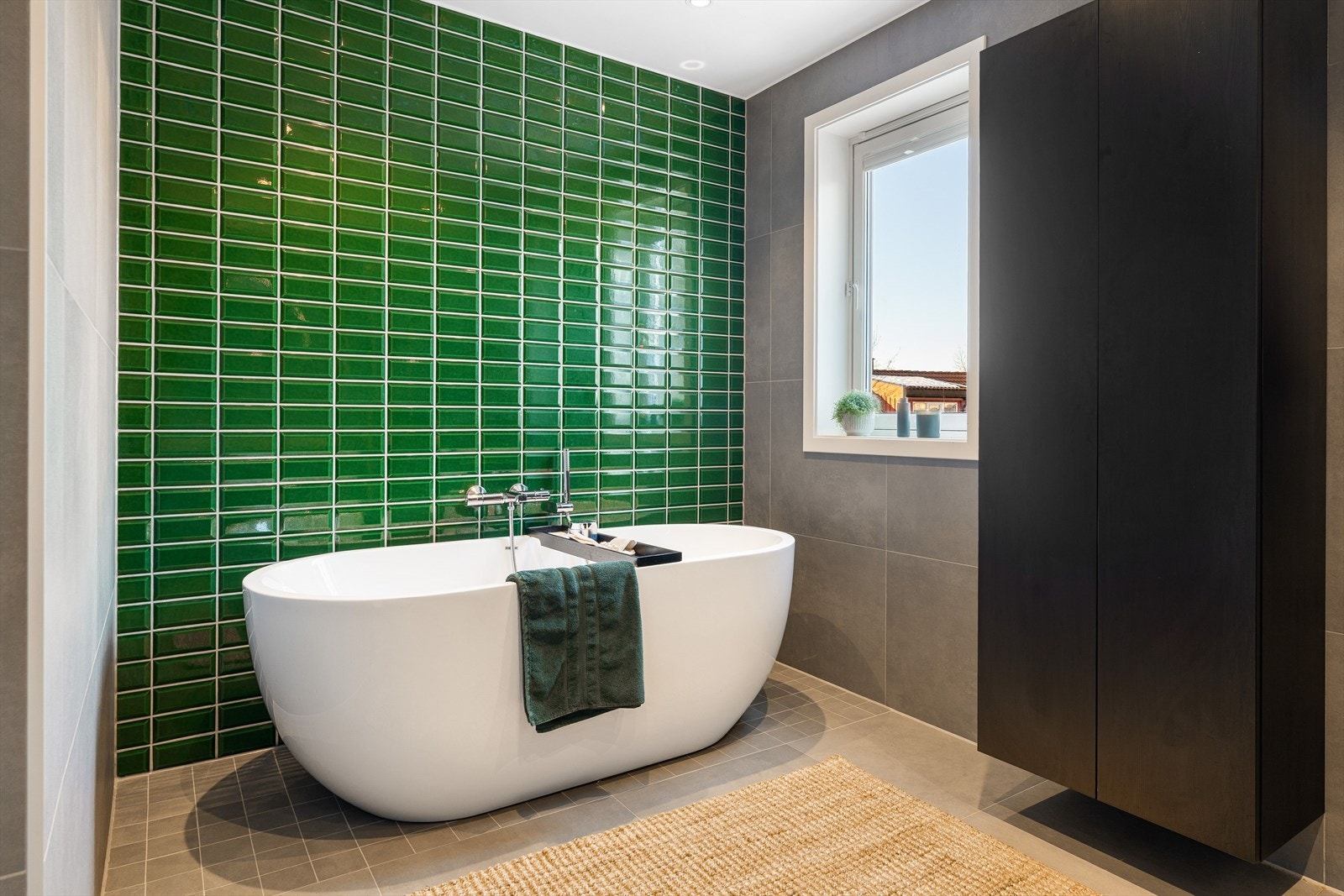 Badekar for avslappende stunder og velvære i eget hjem. Galleribilde