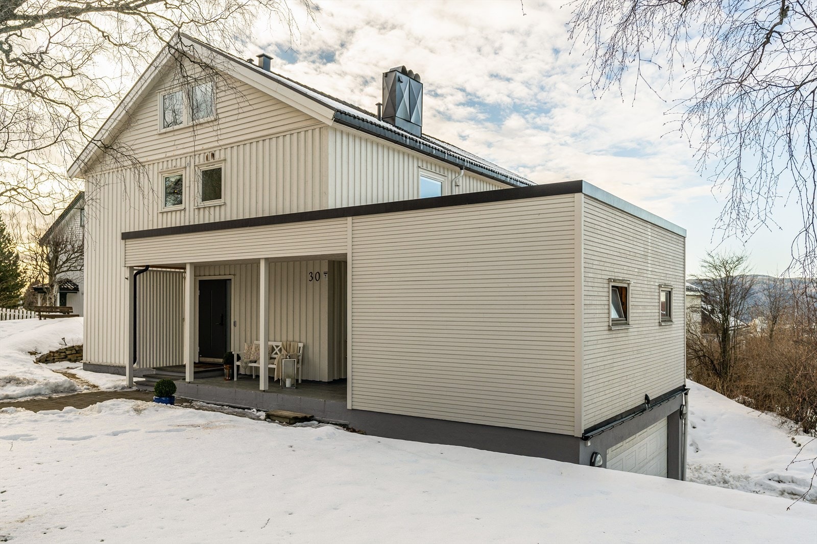 Kuhaugen/Tyholt er et attraktivt og familievennlig boligområde med en sentral, men samtidig rolig og tilbaketrukket beliggenhet. Galleribilde