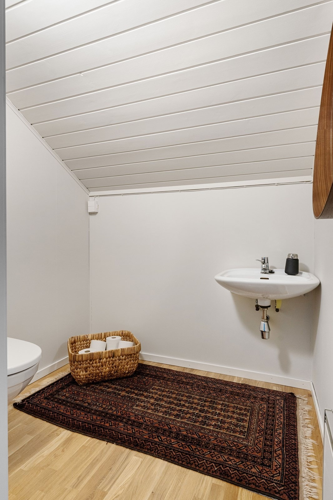 Eneklt og funskjonellt toalettrom. Galleribilde