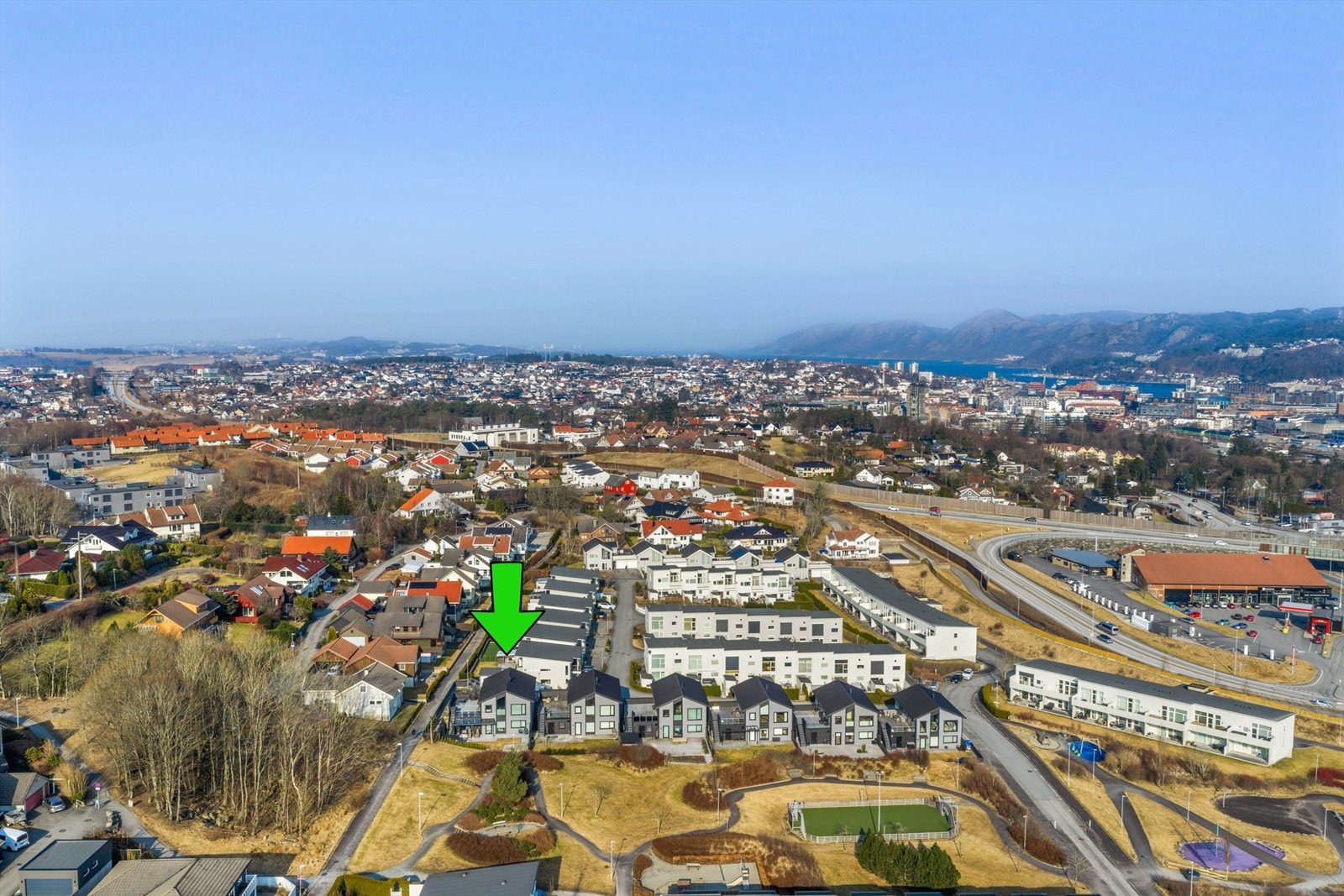 Vi takker så mye for interessen og ønsker dere velkommen til en hyggelig visning her i Sandvedøygarden 12. Galleribilde