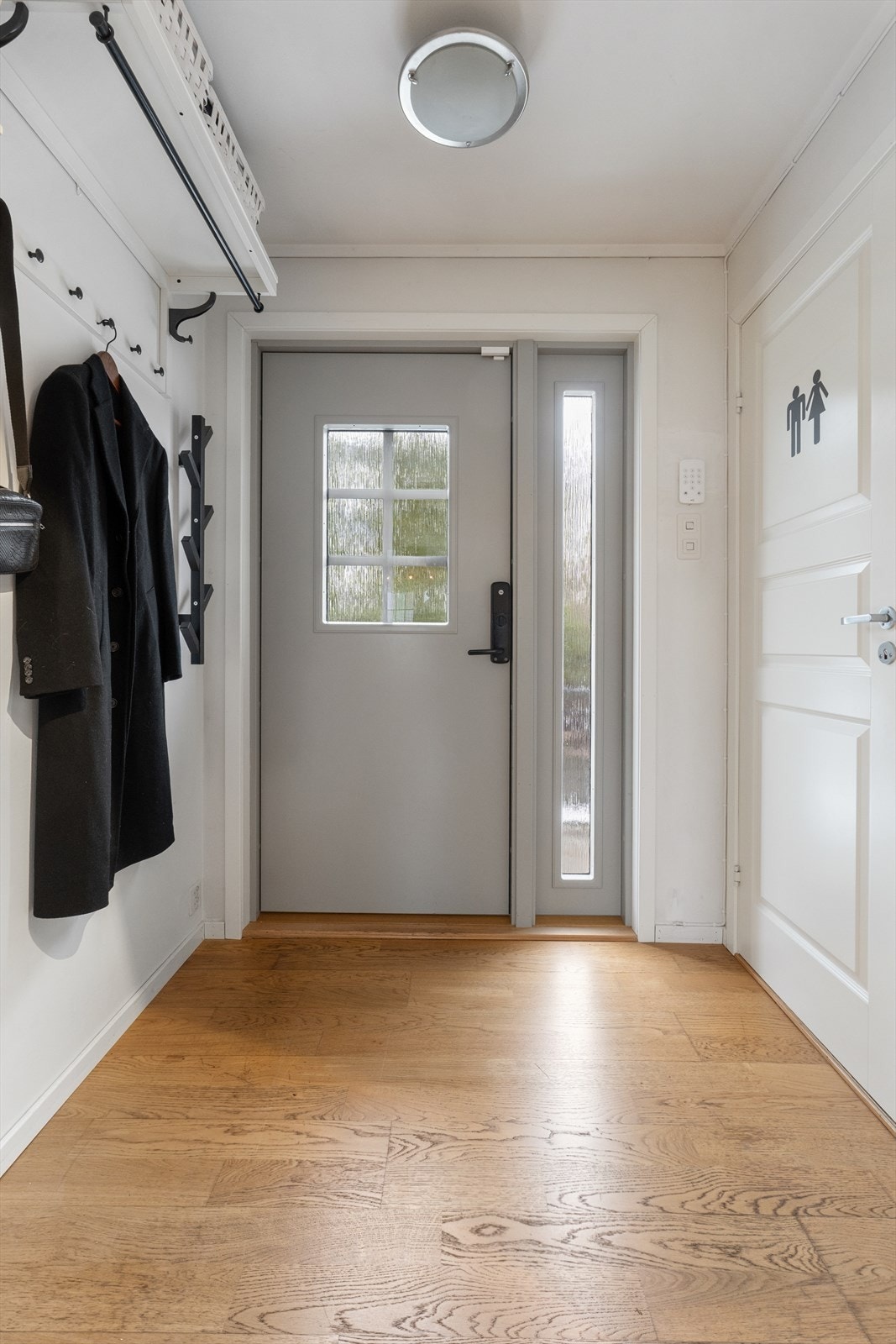 Entréen fremstår som lys og innbydende. Galleribilde