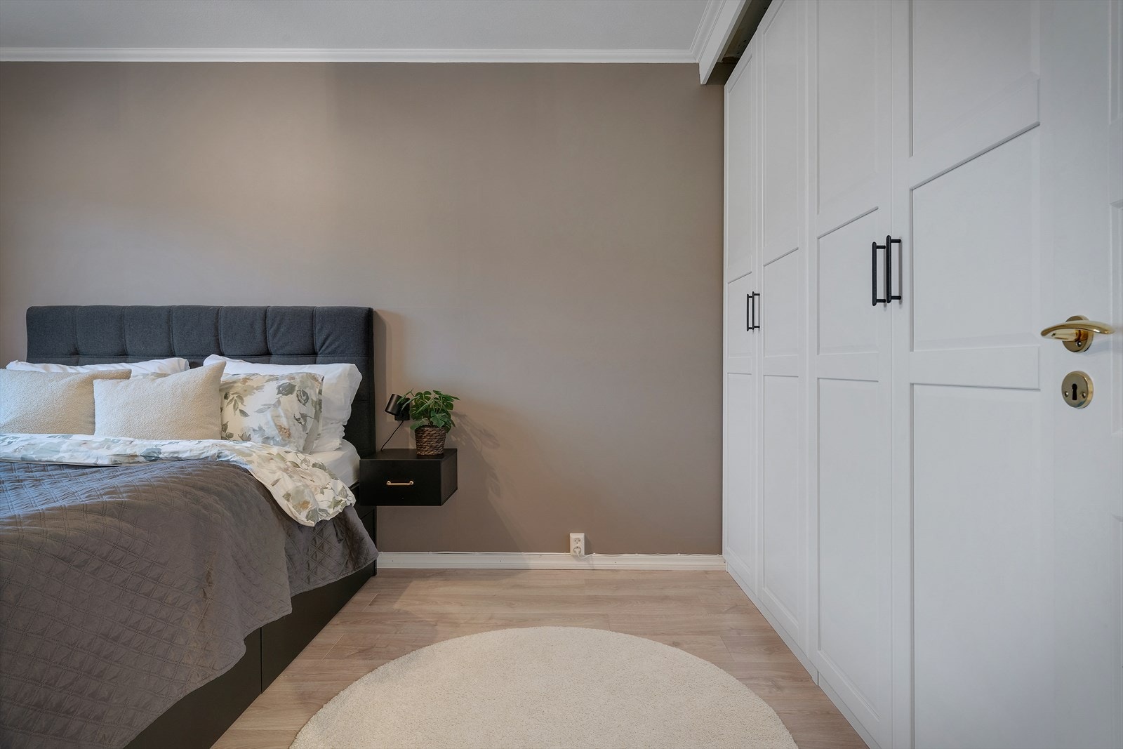 -Pax-garderobeskap som gir god plass til oppbevaring- Galleribilde