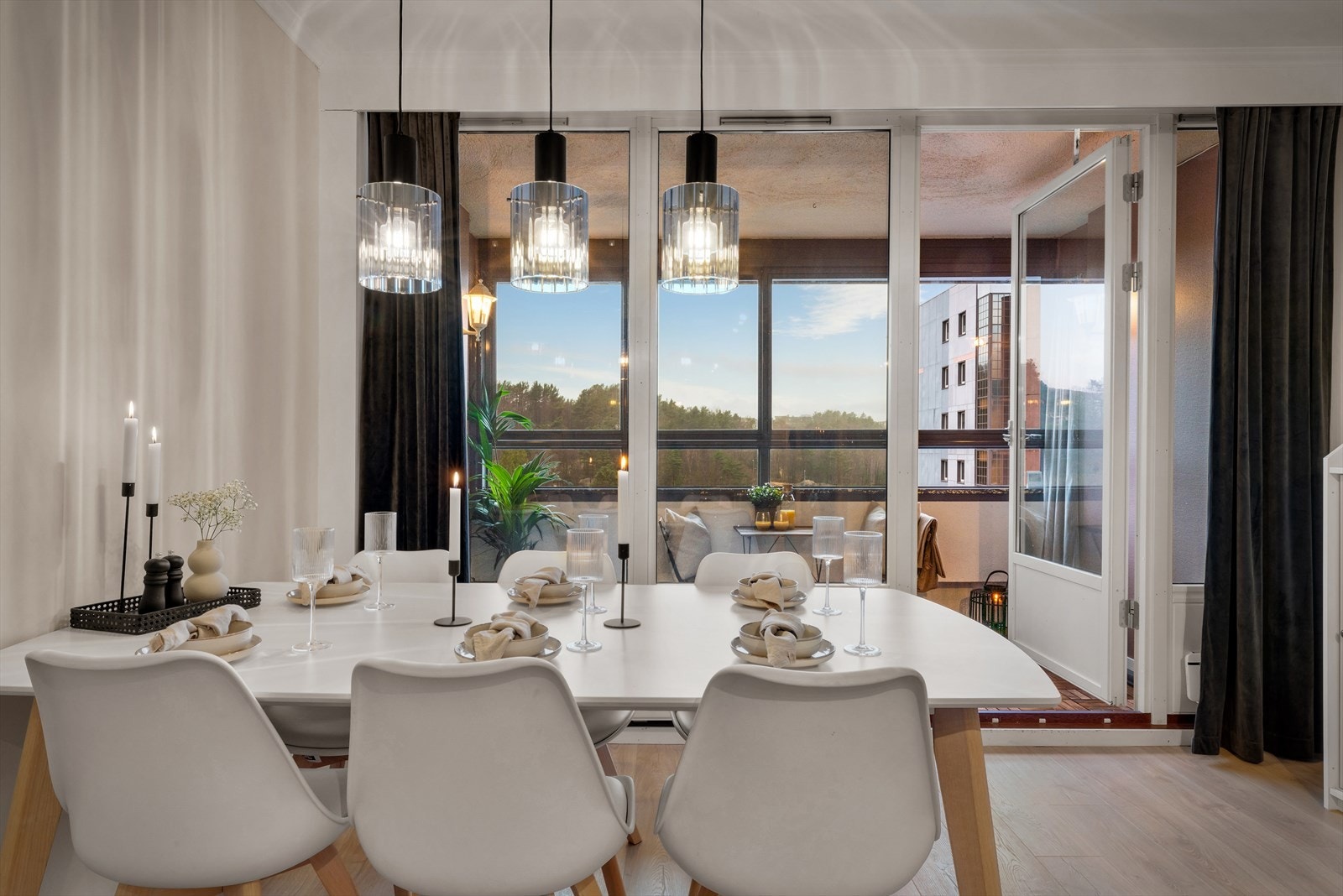 -Her kan du sitte å nyte et godt måltid sammen med familie og venner- Galleribilde