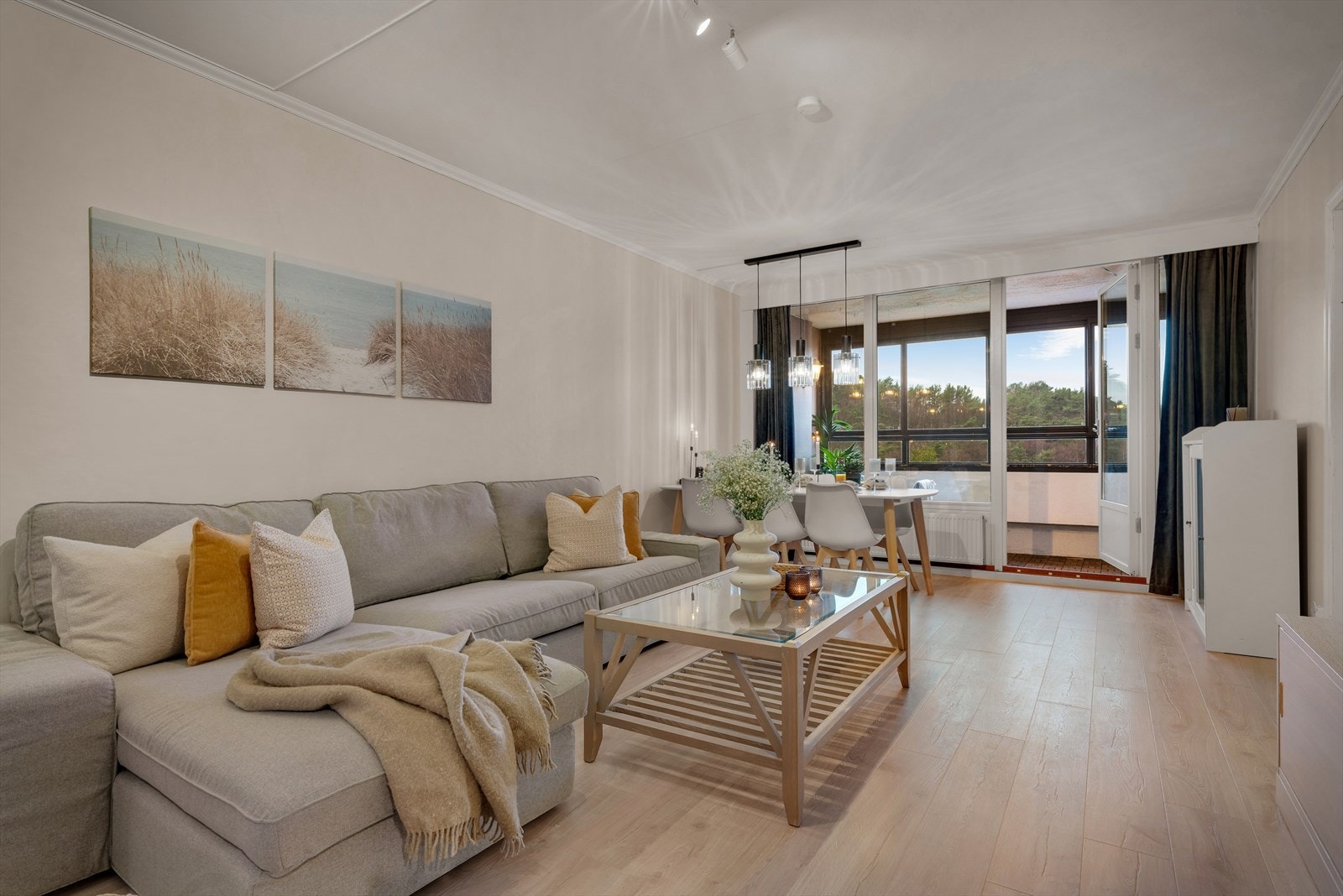 - Nordvik Bolig v/Julie Stordalen har gleden av å presentere Vadmyrveien 4! Fotograf: Inge Jørpeland - Galleribilde