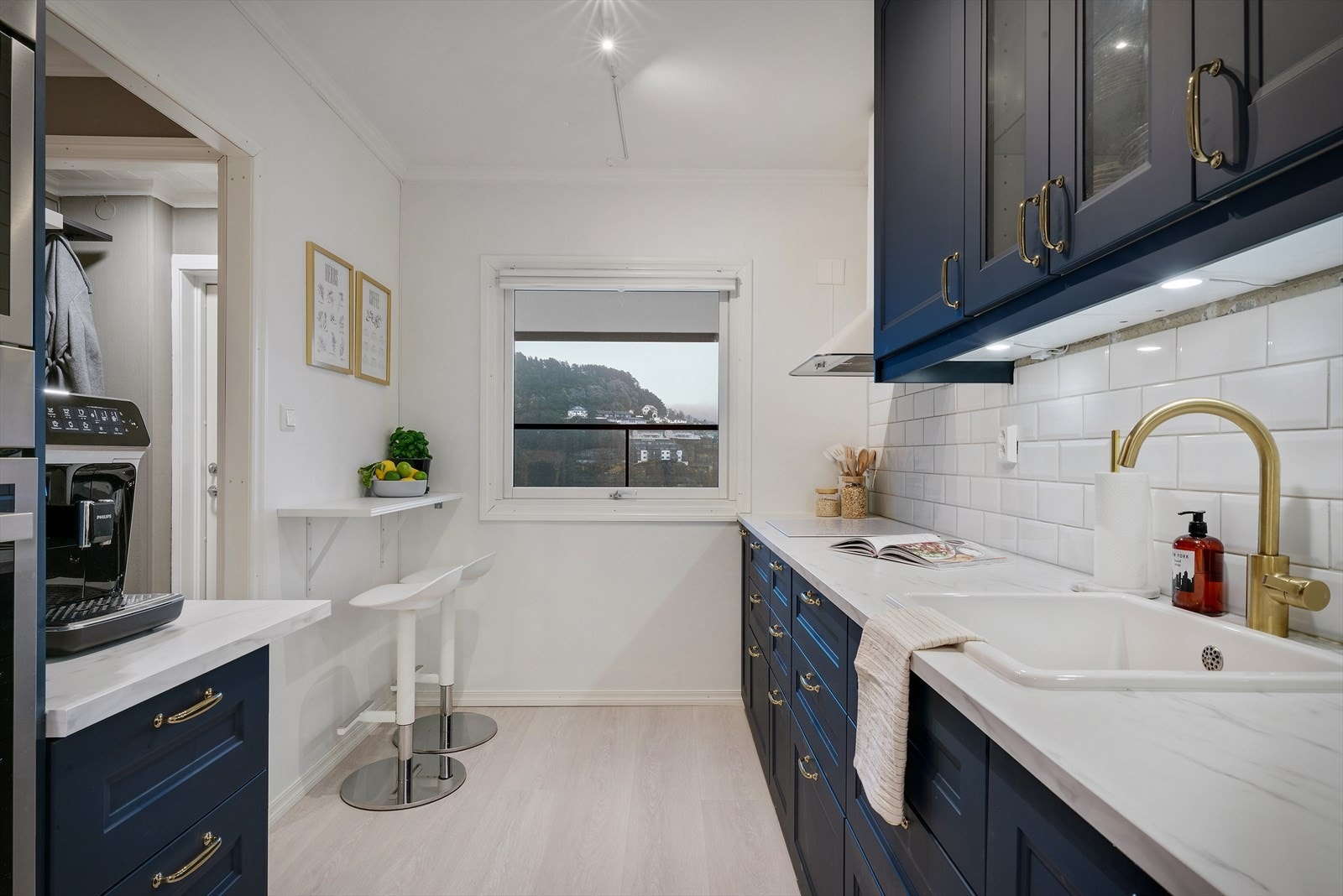 -Kjøkkenet måler 9,8 m²- Galleribilde