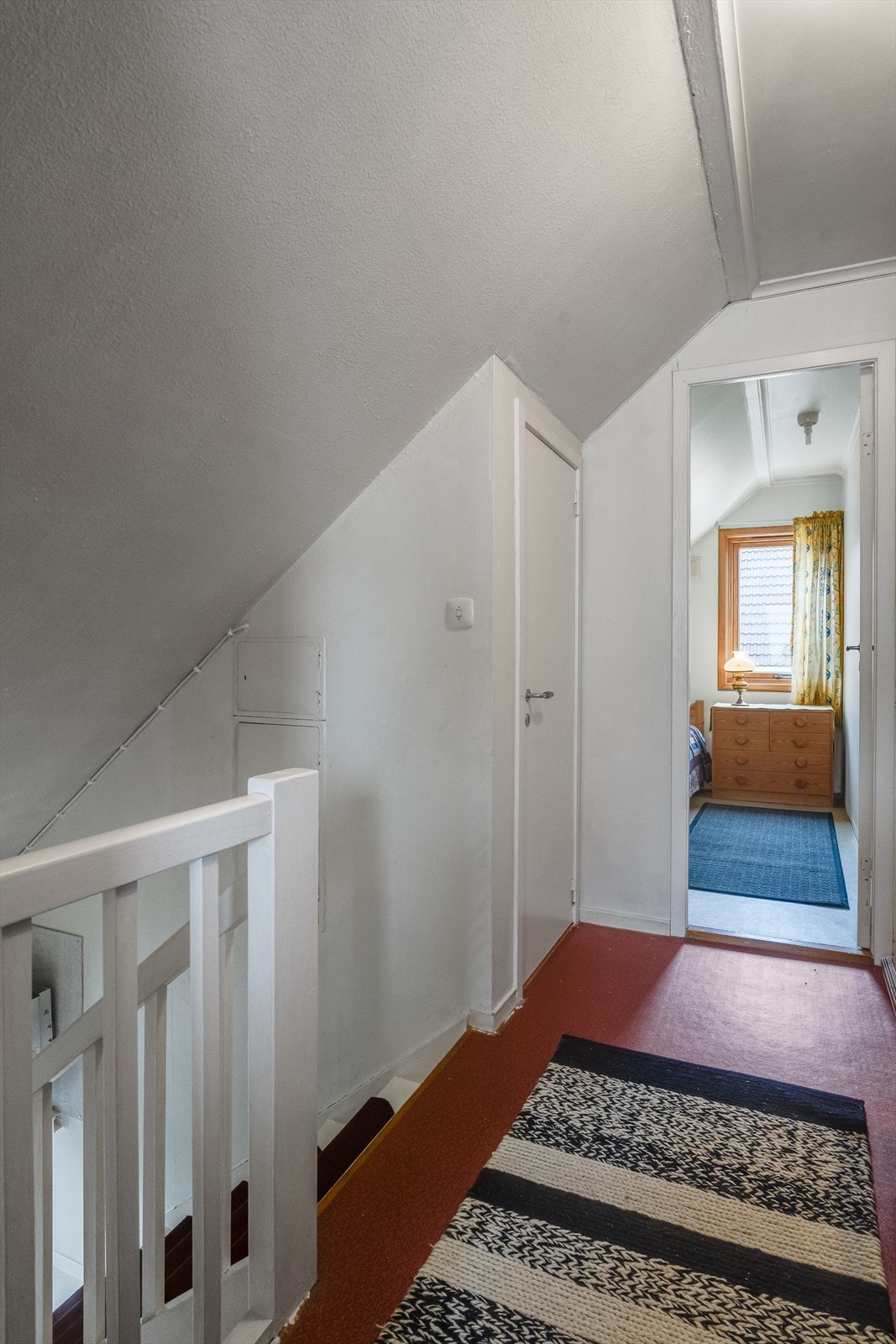 Loftsetasjen har to soverom Galleribilde